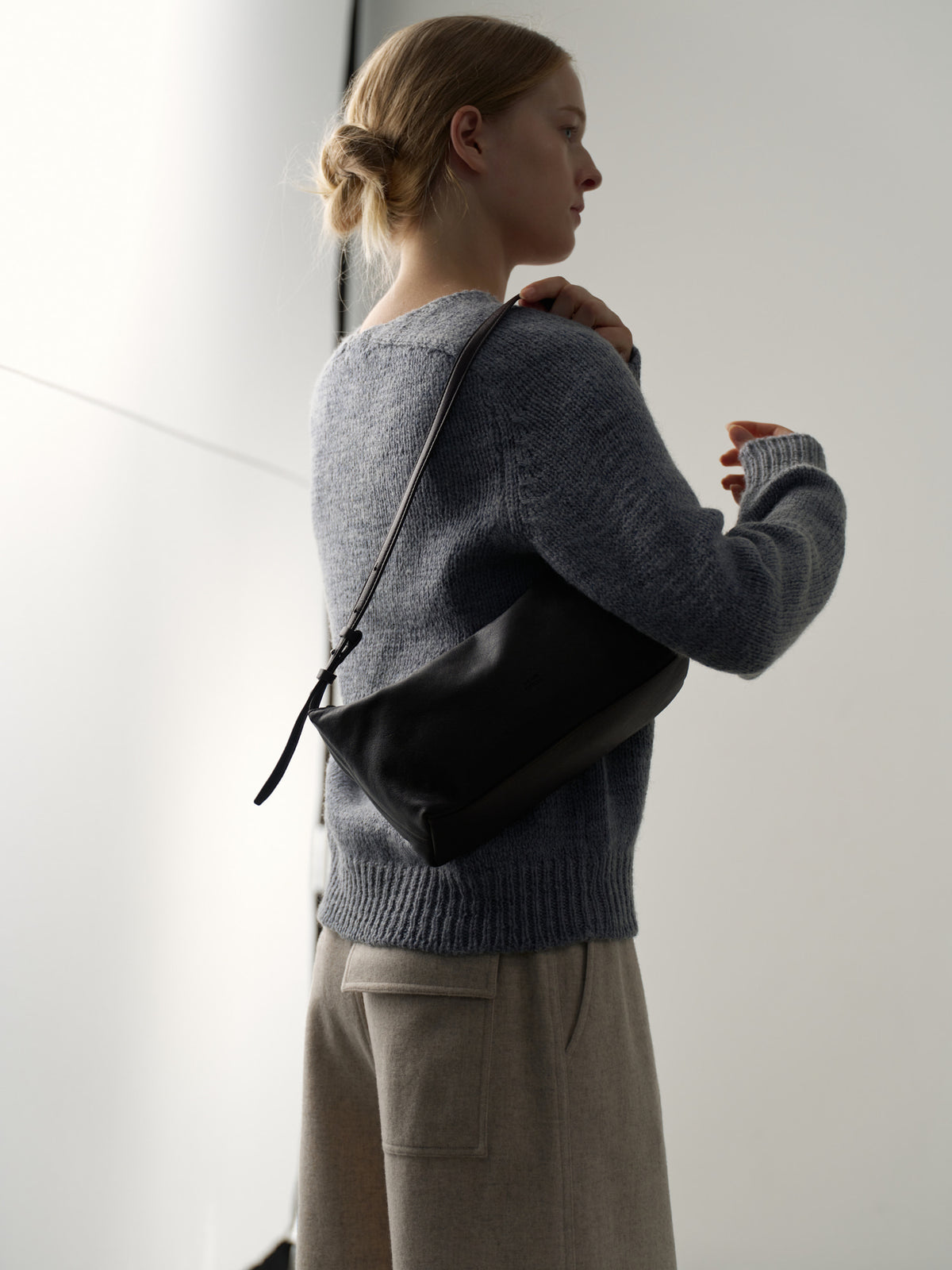 Textured V-neck Knit_grey blue