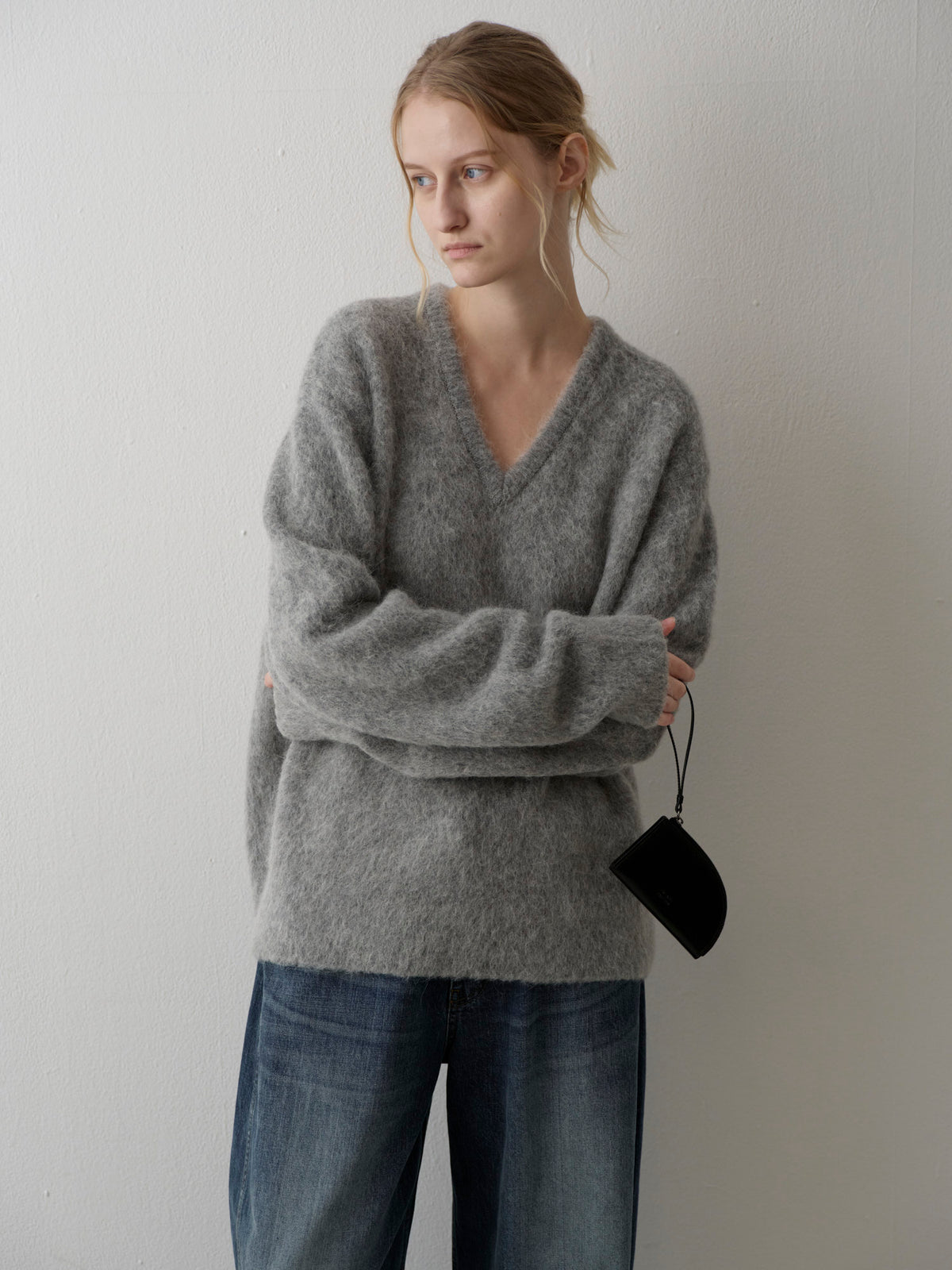 Alpaca V-Neck Sweater_grey