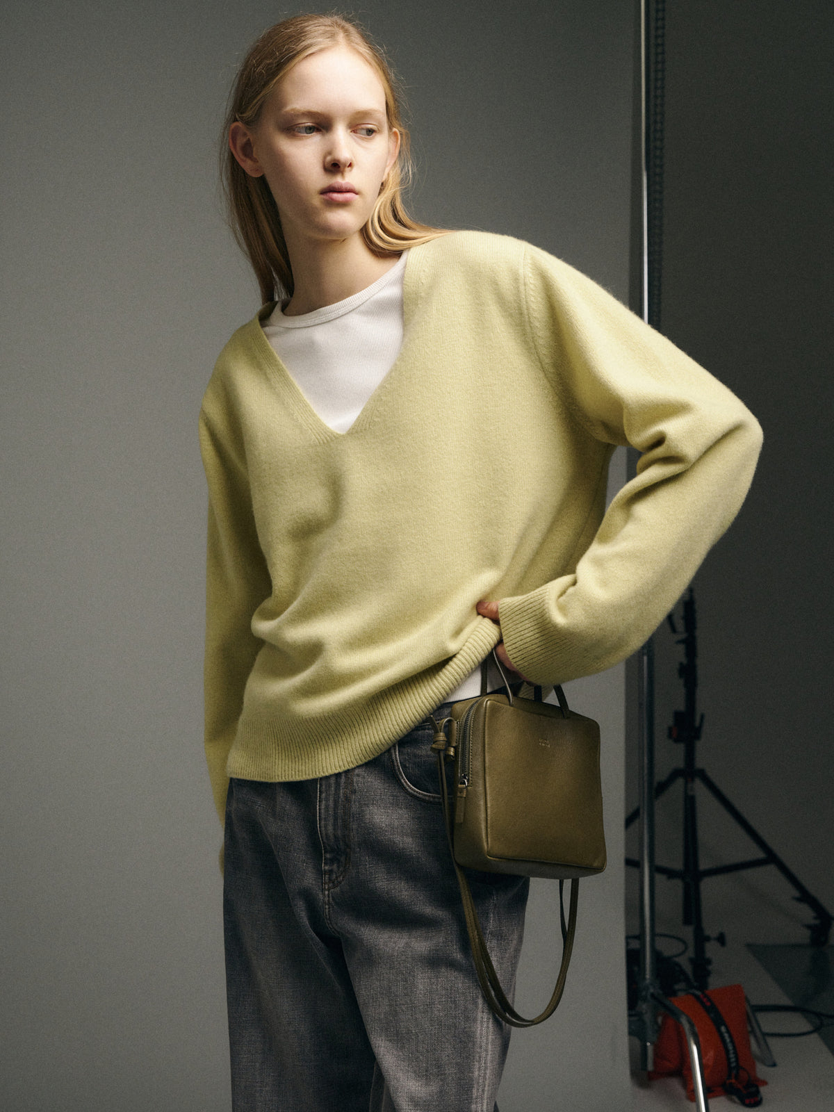 Cashmere Deep V-Neck Knit_sage olive
