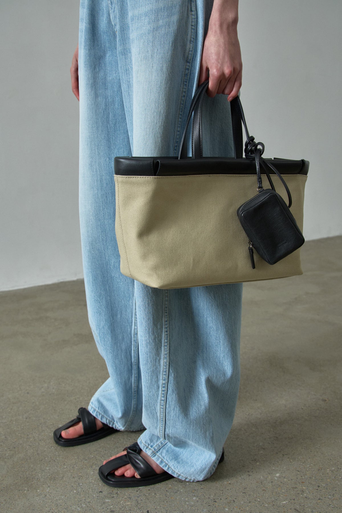 Strap Mini Bag_black
