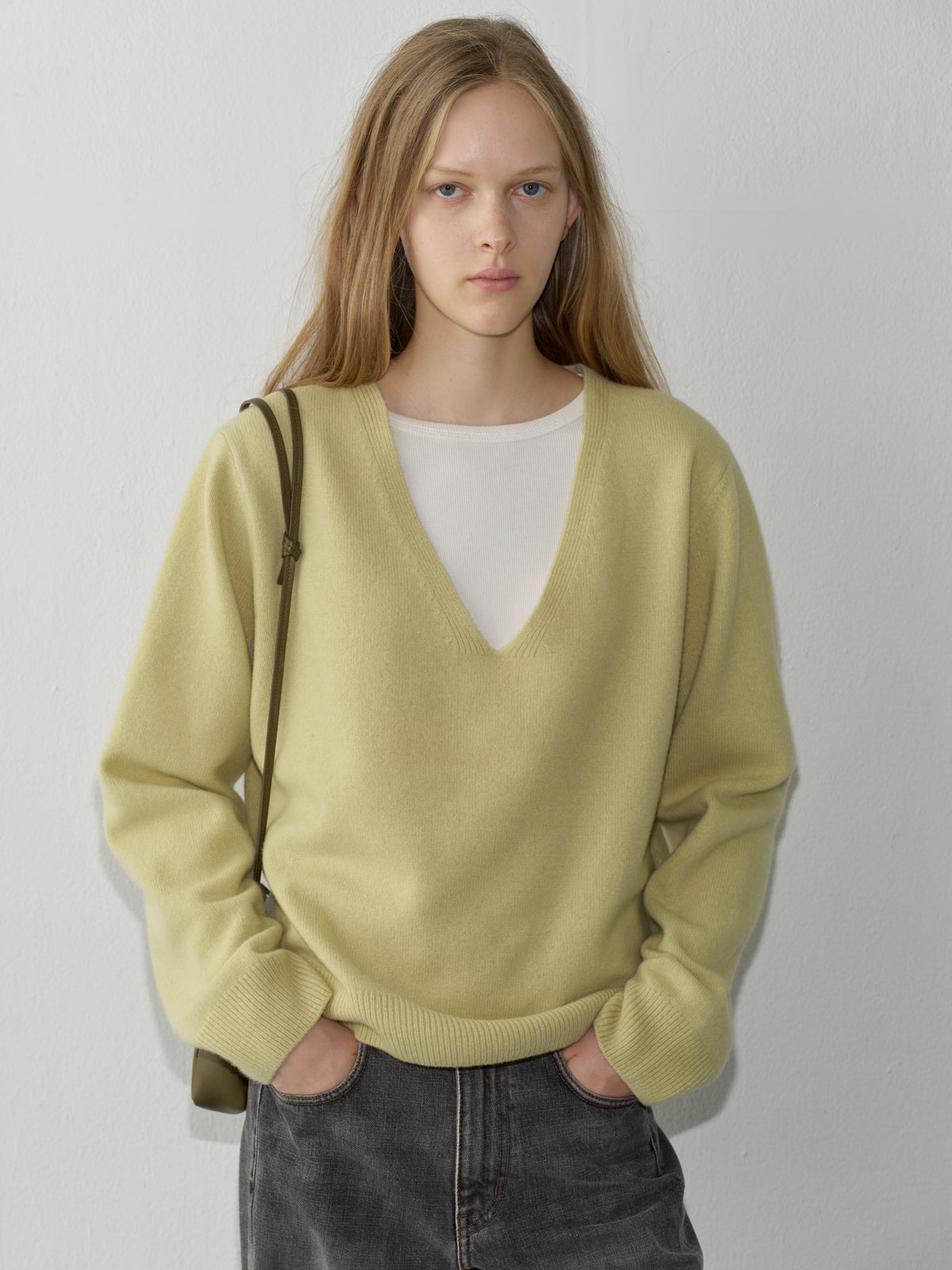 Cashmere Deep V-Neck Knit_sage olive