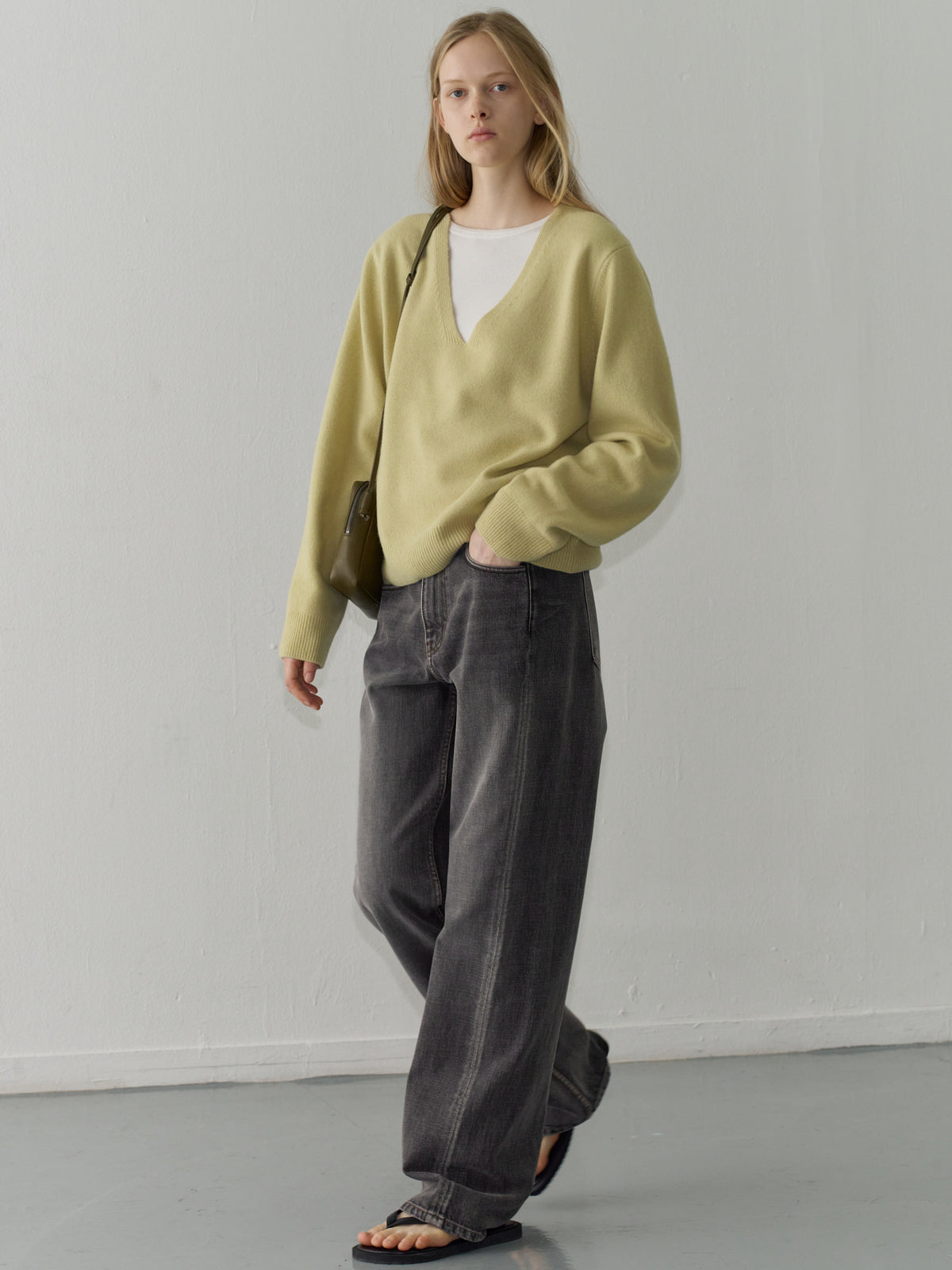 Cashmere Deep V-Neck Knit_sage olive