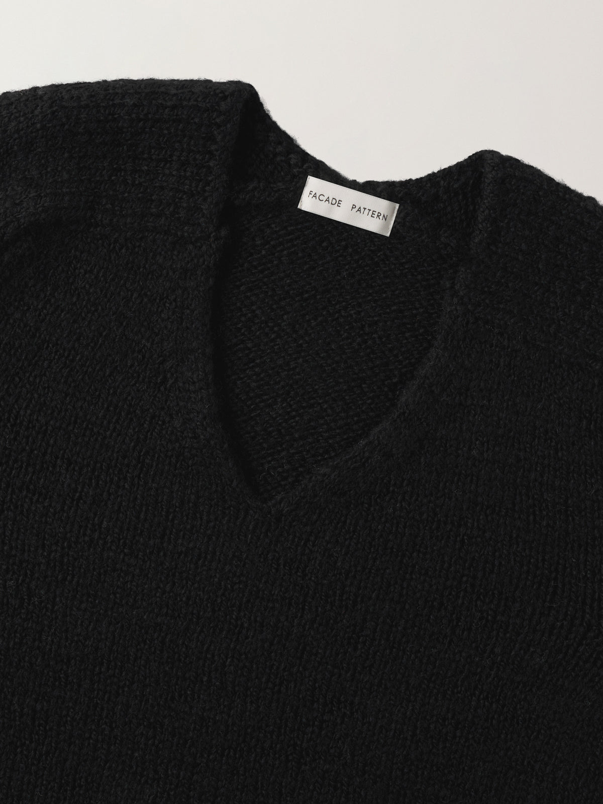 Textured V-neck Knit_black
