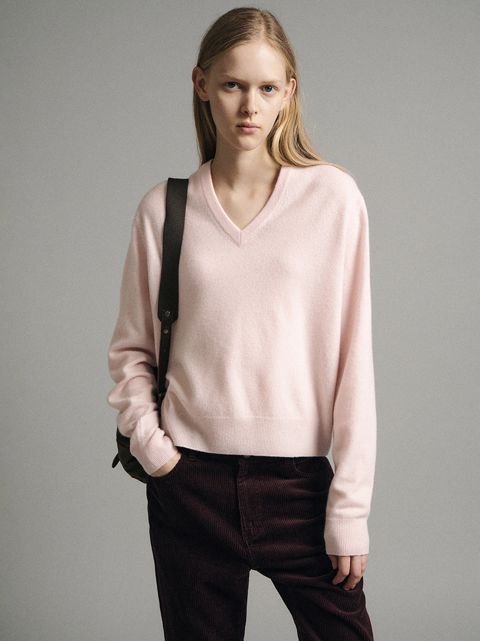 Essential V-Neck Knit_pale pink
