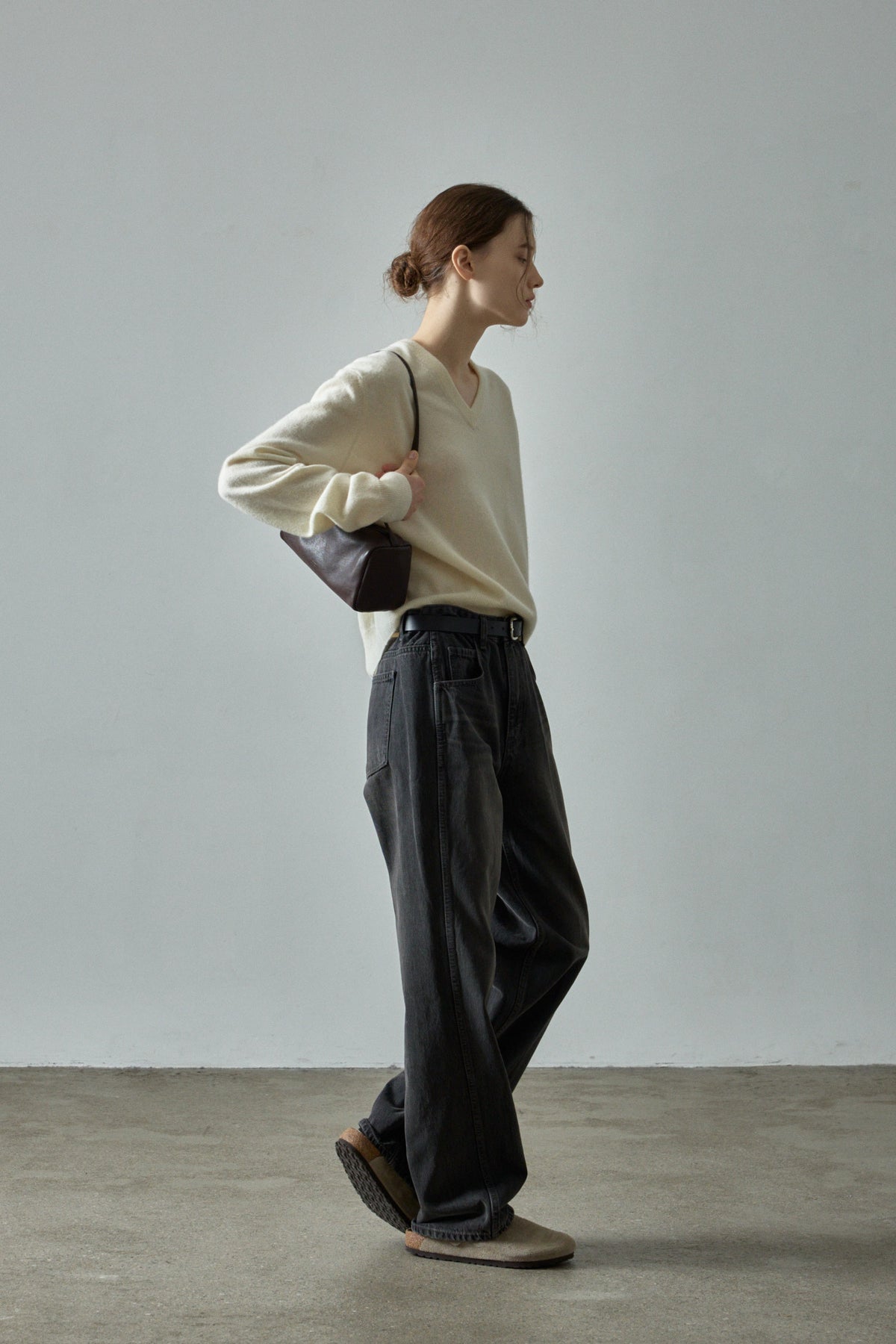 Essential V-neck Knit_ivory