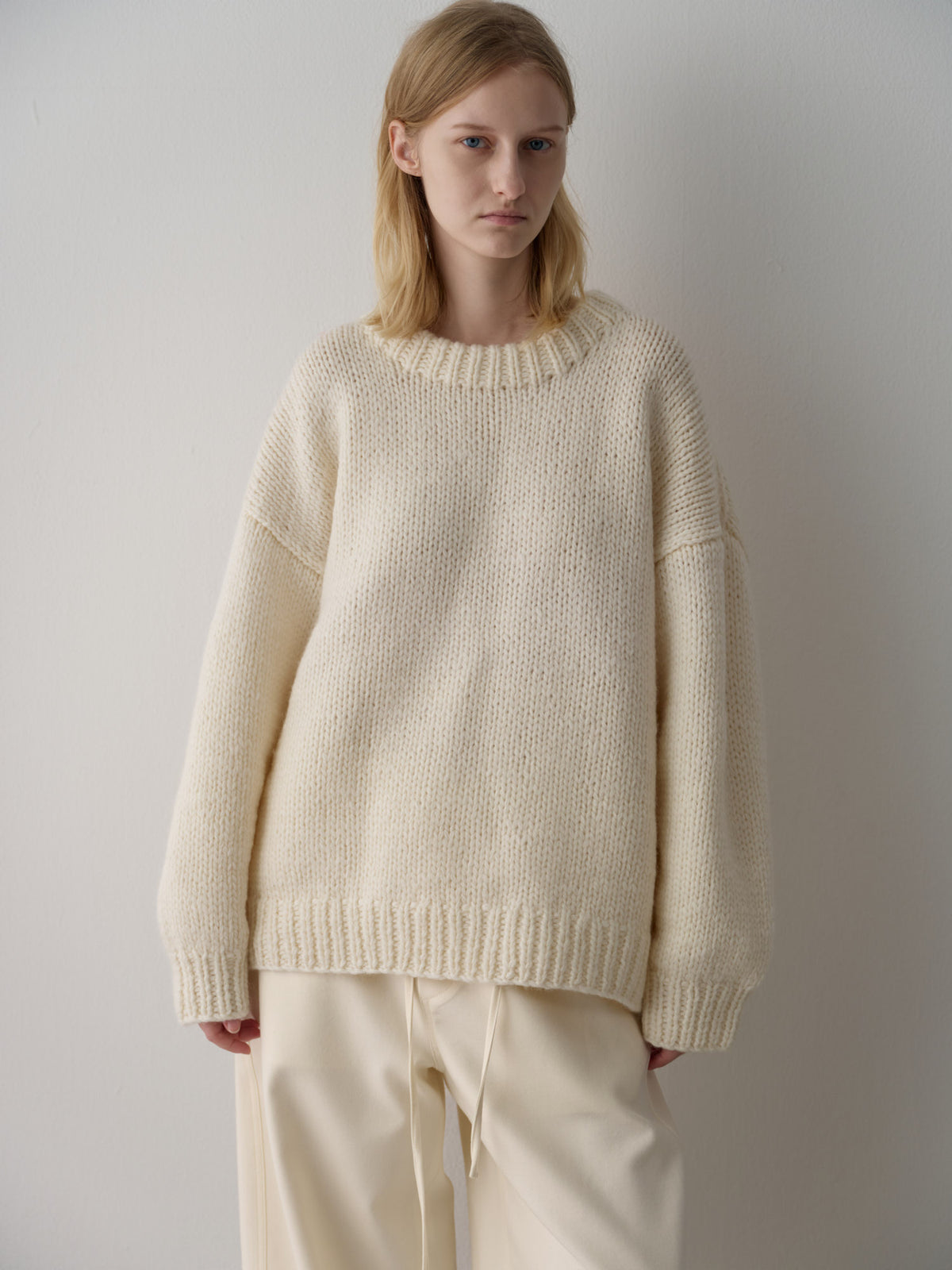Handmade Round-neck Sweater_ivory