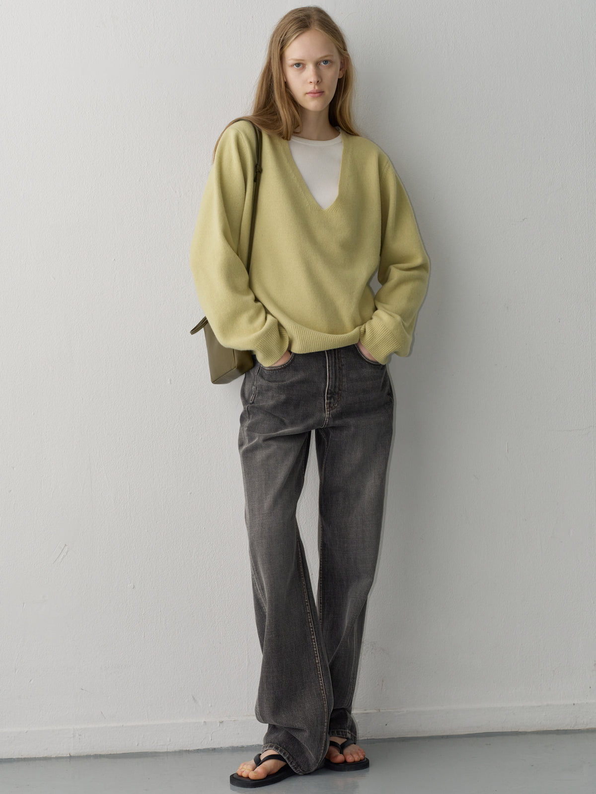 Cashmere Deep V-Neck Knit_sage olive