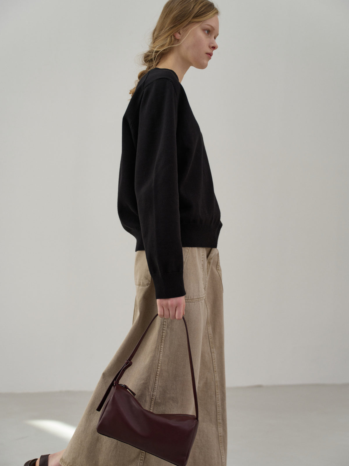 Deep V-Neck Knit_Black