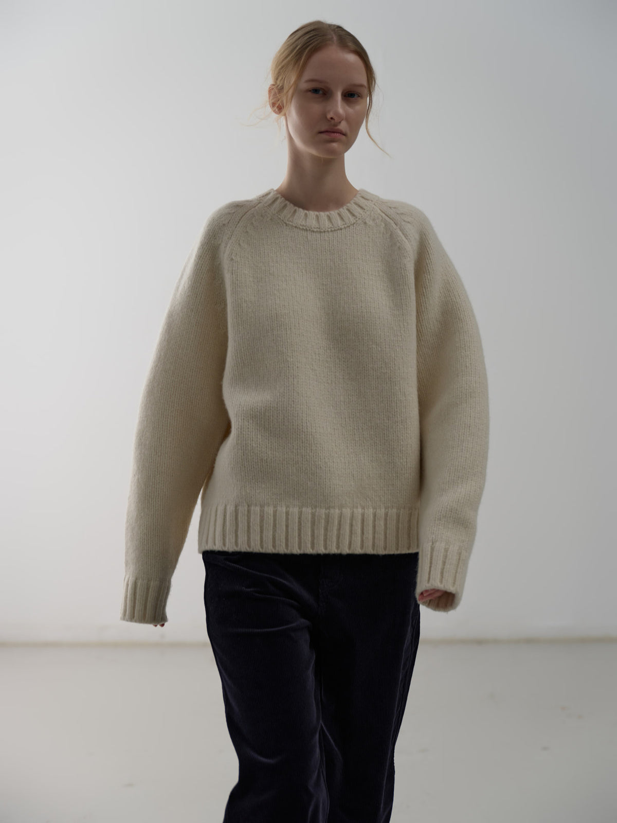 Essential Raglan Sweater_ivory