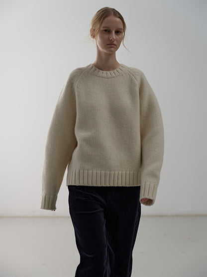 Essential Raglan Sweater_ivory