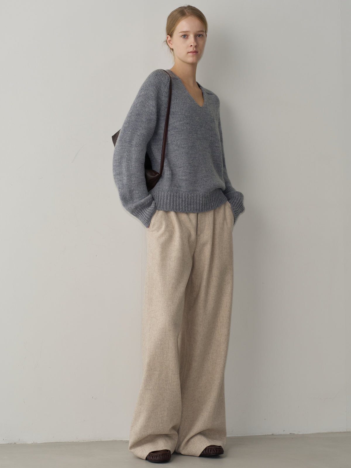 Textured V-neck Knit_grey blue