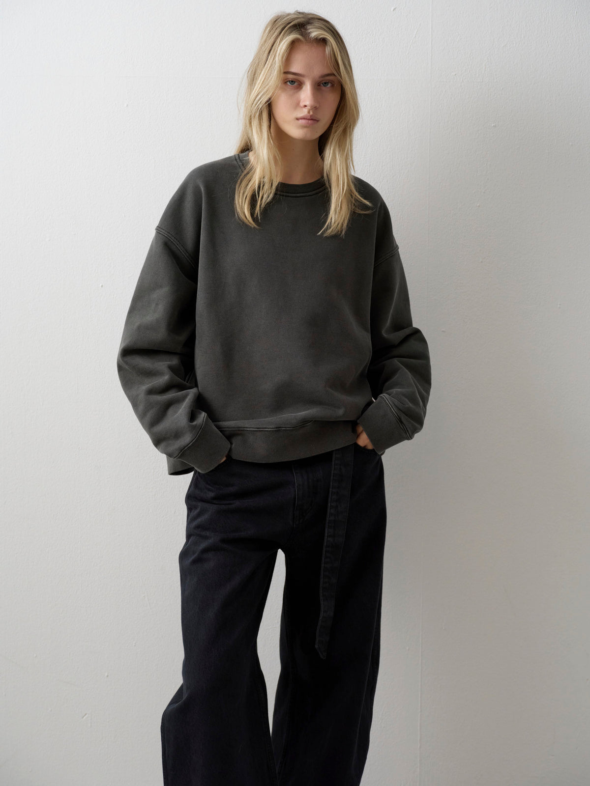 Oversized Fit Pigment Sweatshirt_charcoal