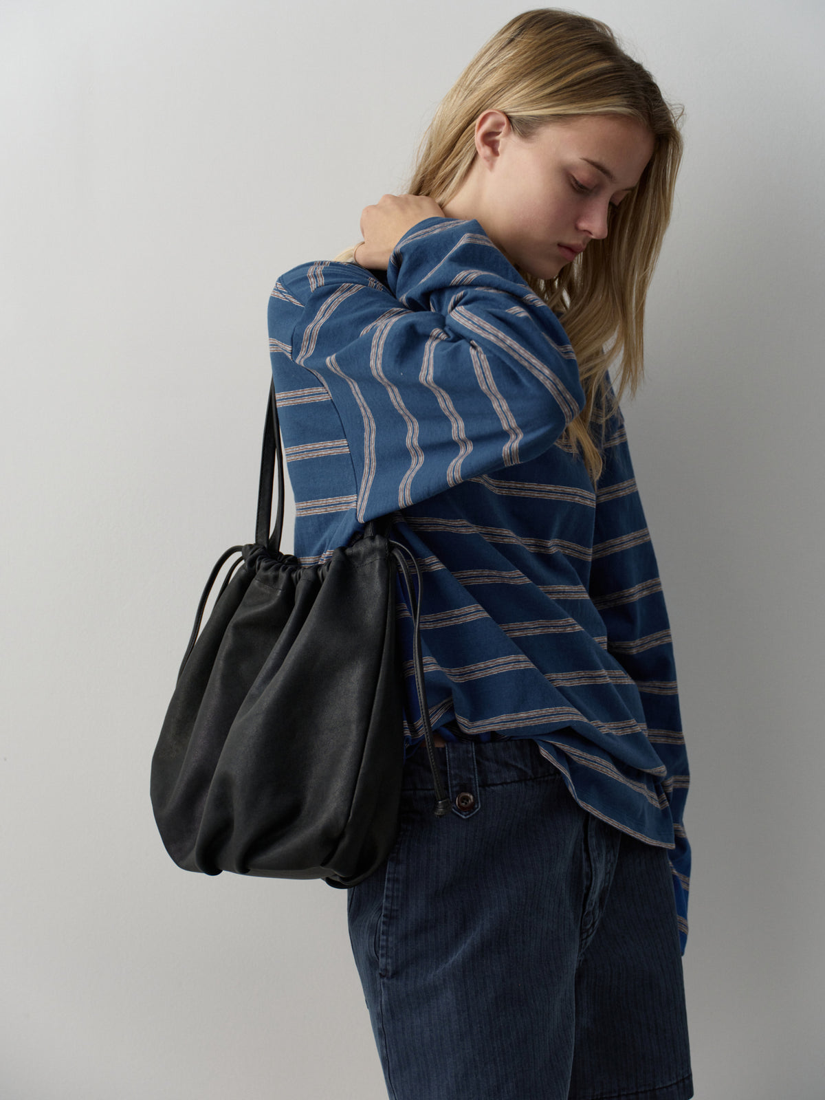 Leather Pull Bag_black