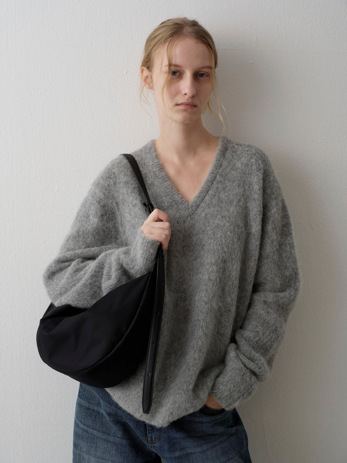 Alpaca V-Neck Sweater_grey