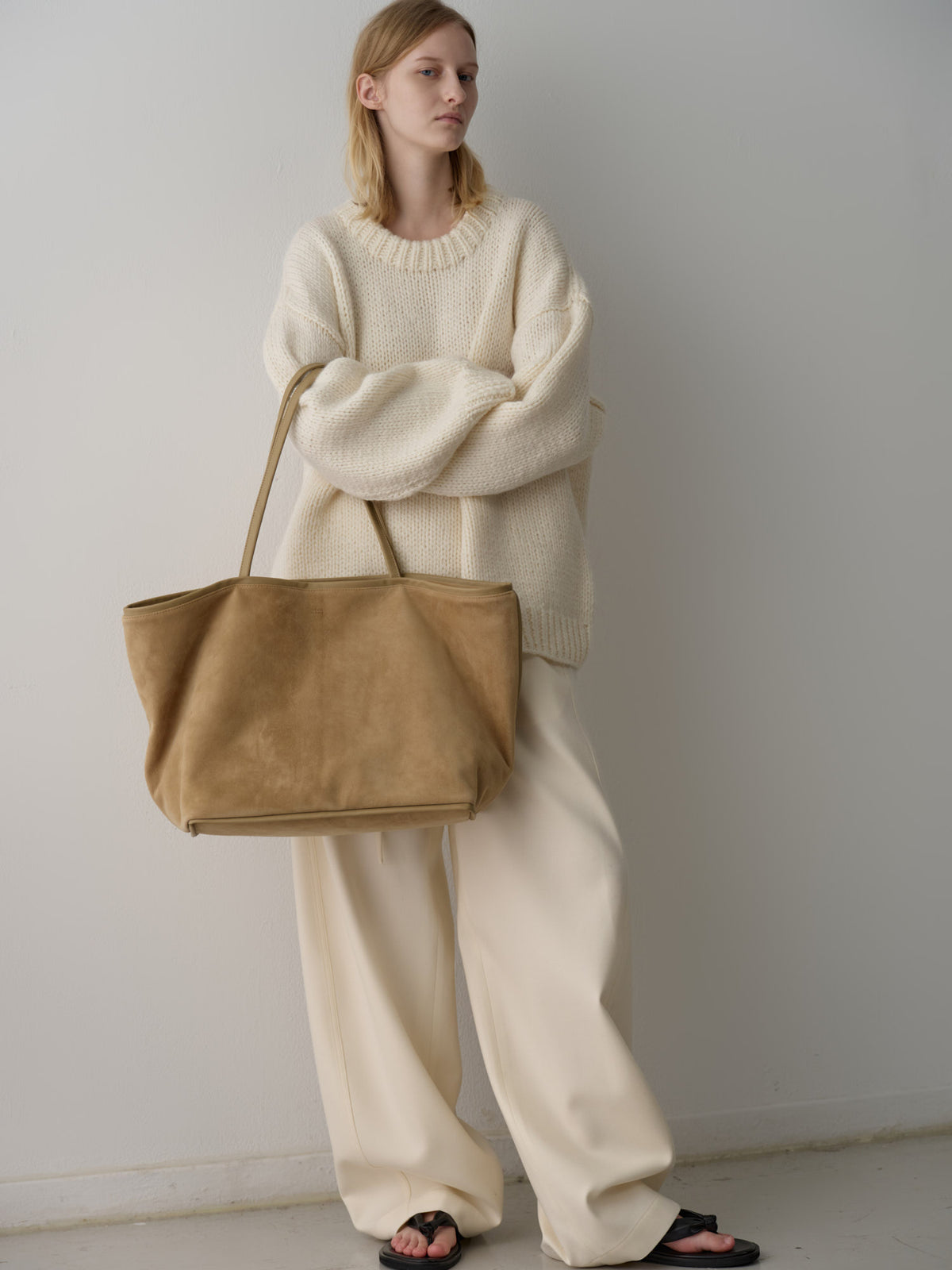 Handmade Round-neck Sweater_ivory