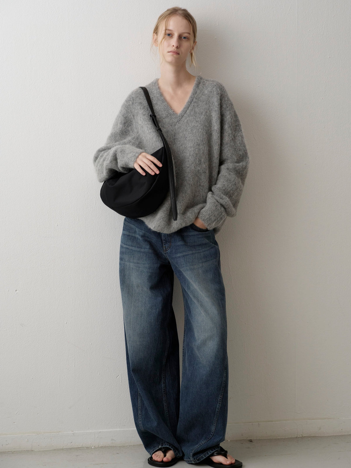 Alpaca V-Neck Sweater_grey