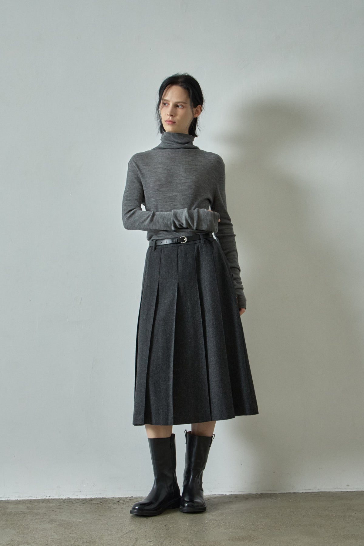 Classic Pleated Skirt_charcoal
