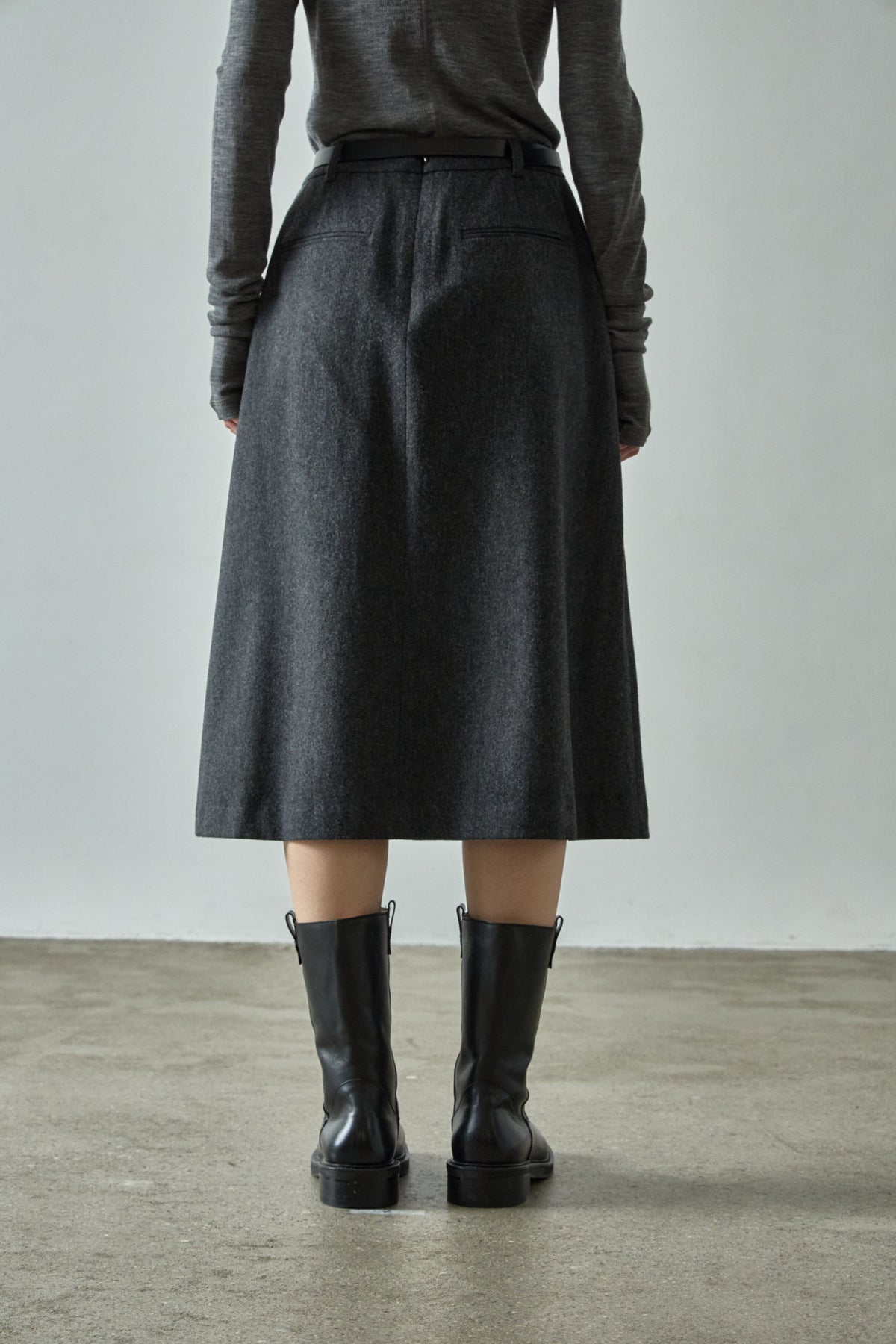 Classic Pleated Skirt_charcoal