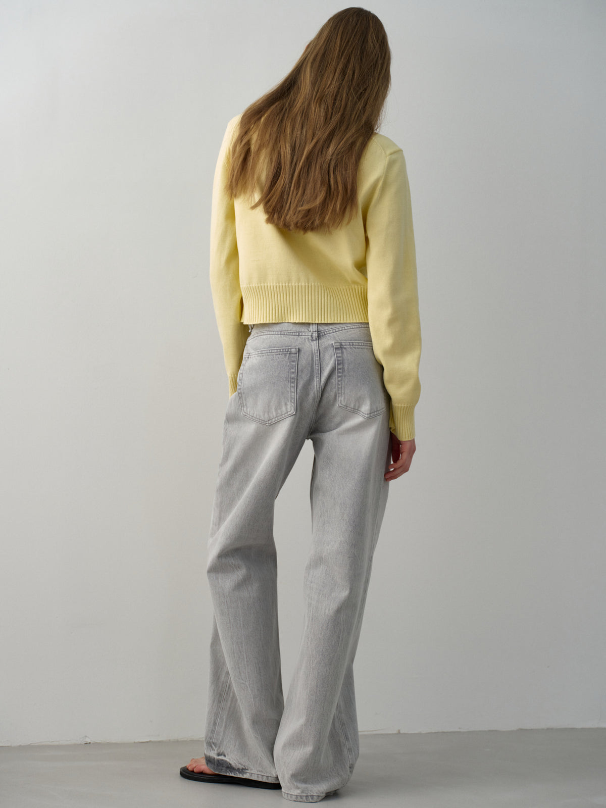 High-Waist Straight Jeans_light grey