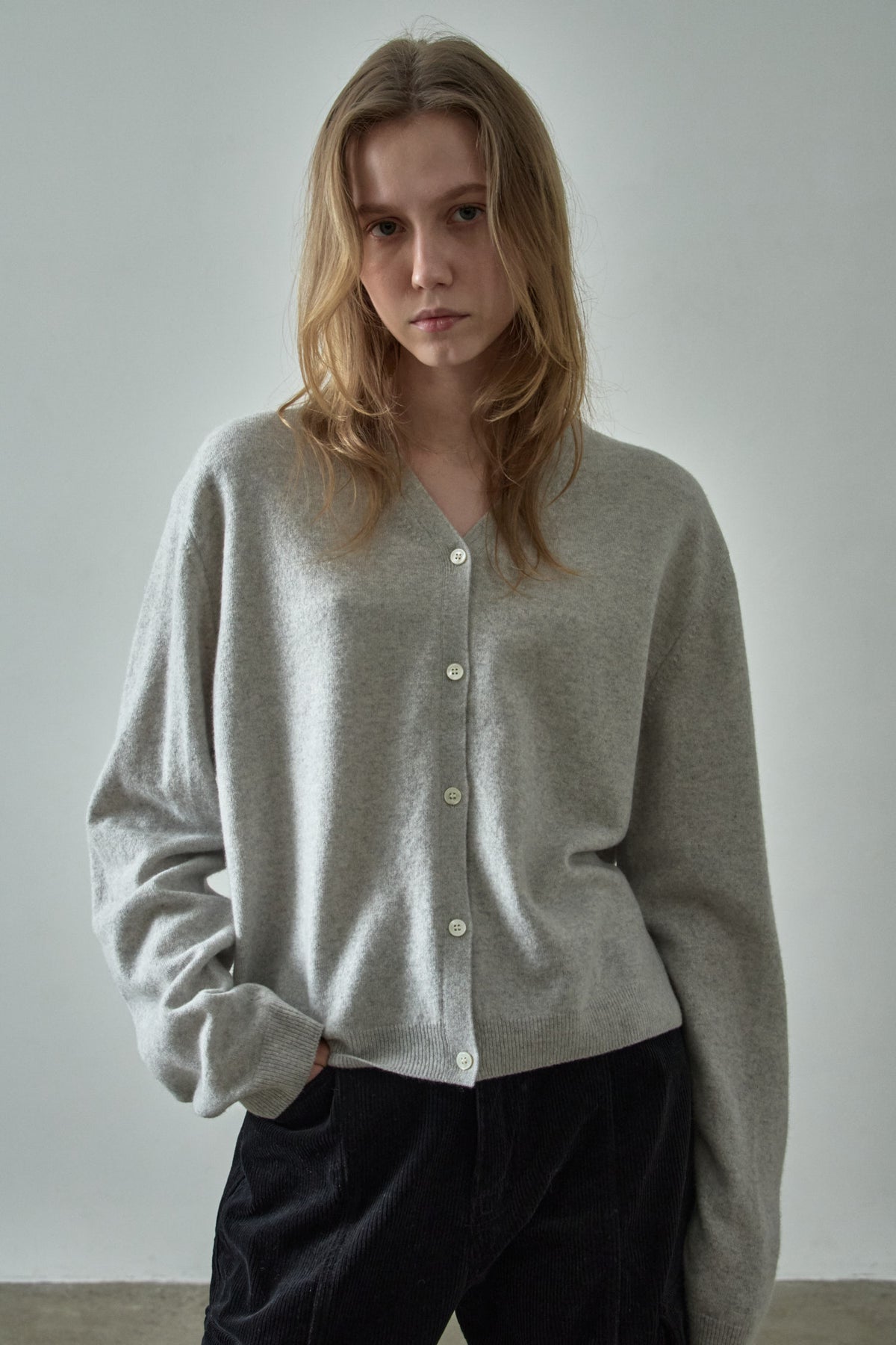 [11/11 Pre-order] Cashmere V-neck Cardigan_light grey