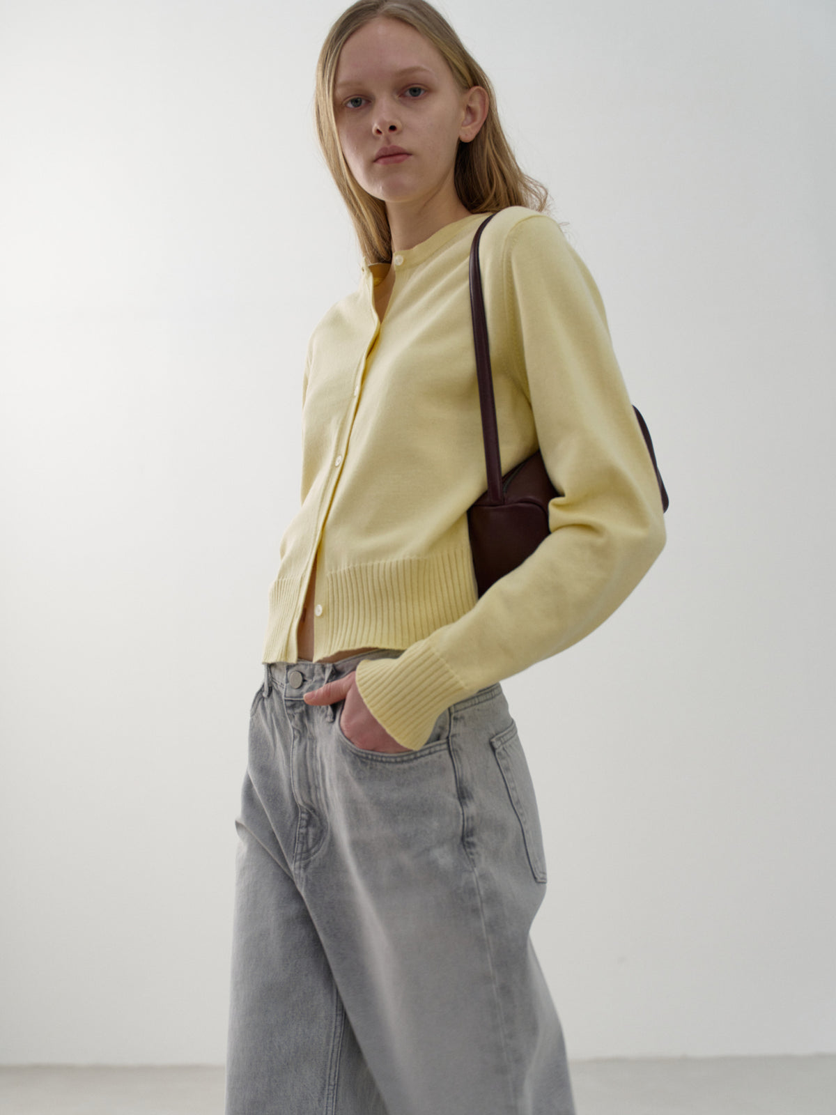 High-Waist Straight Jeans_light grey
