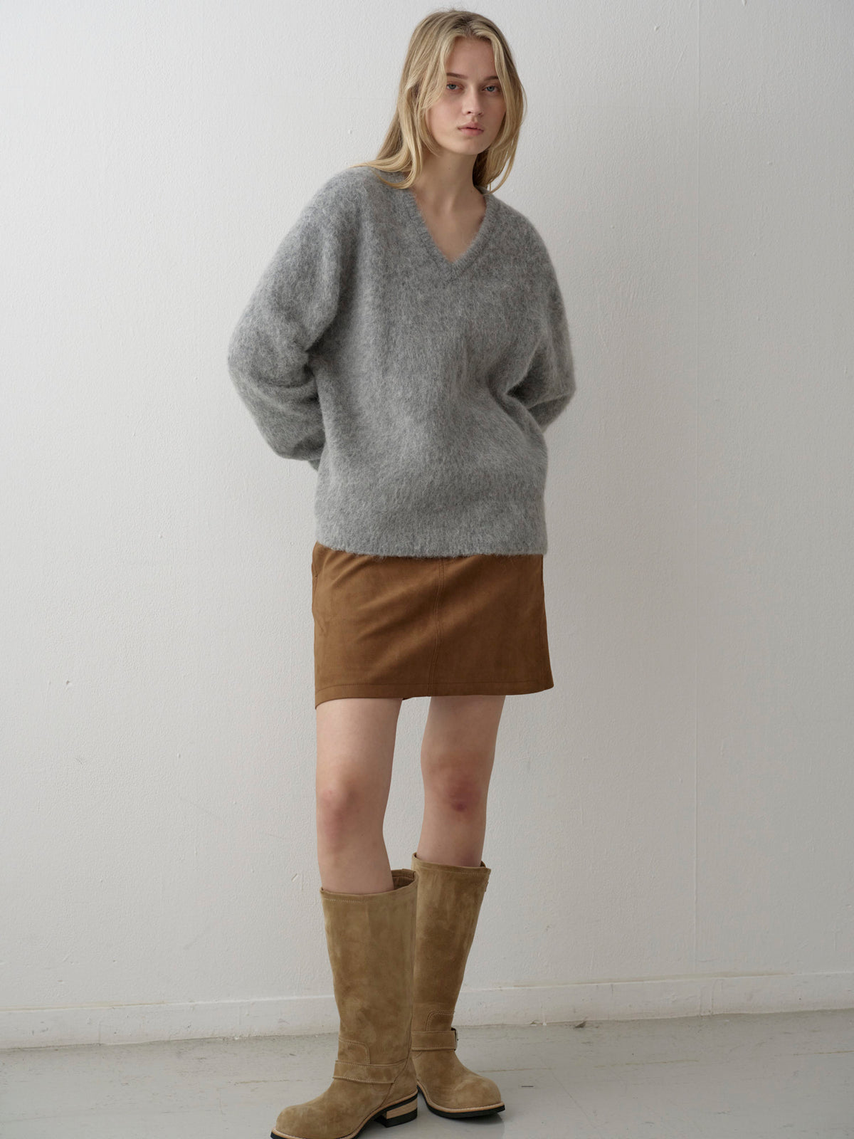 Alpaca V-Neck Sweater_grey