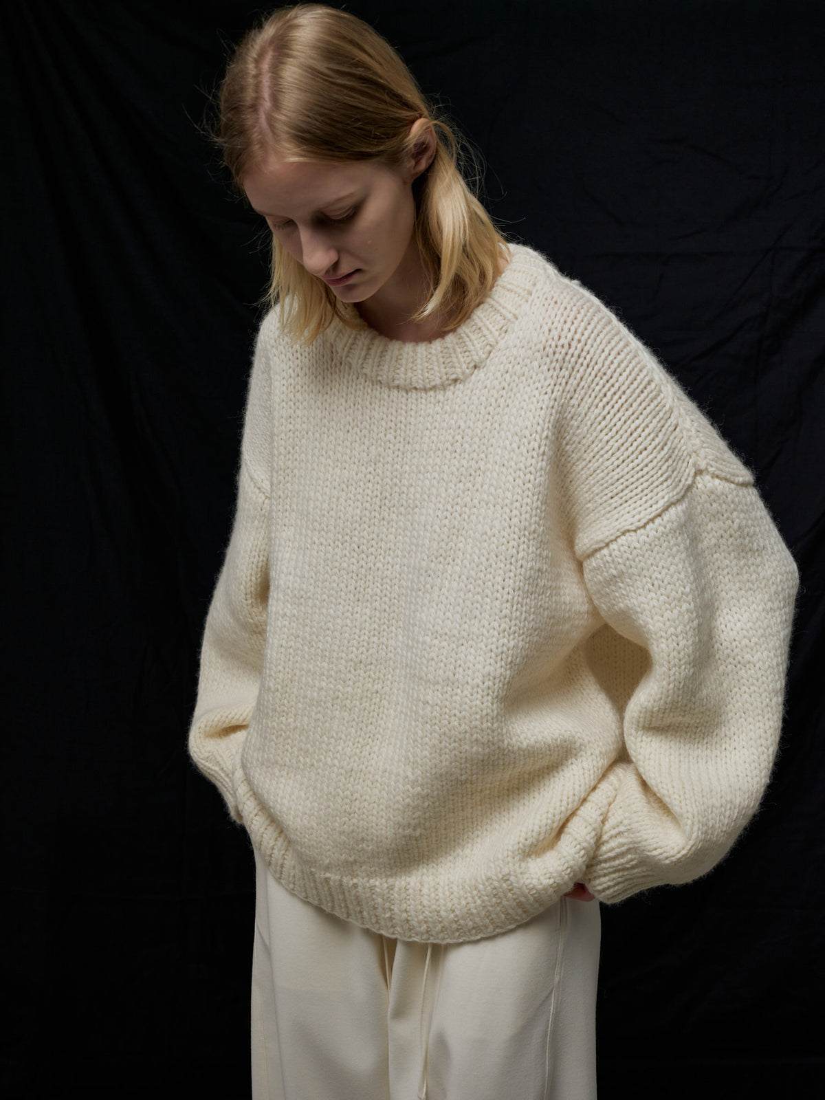 Handmade Round-neck Sweater_ivory