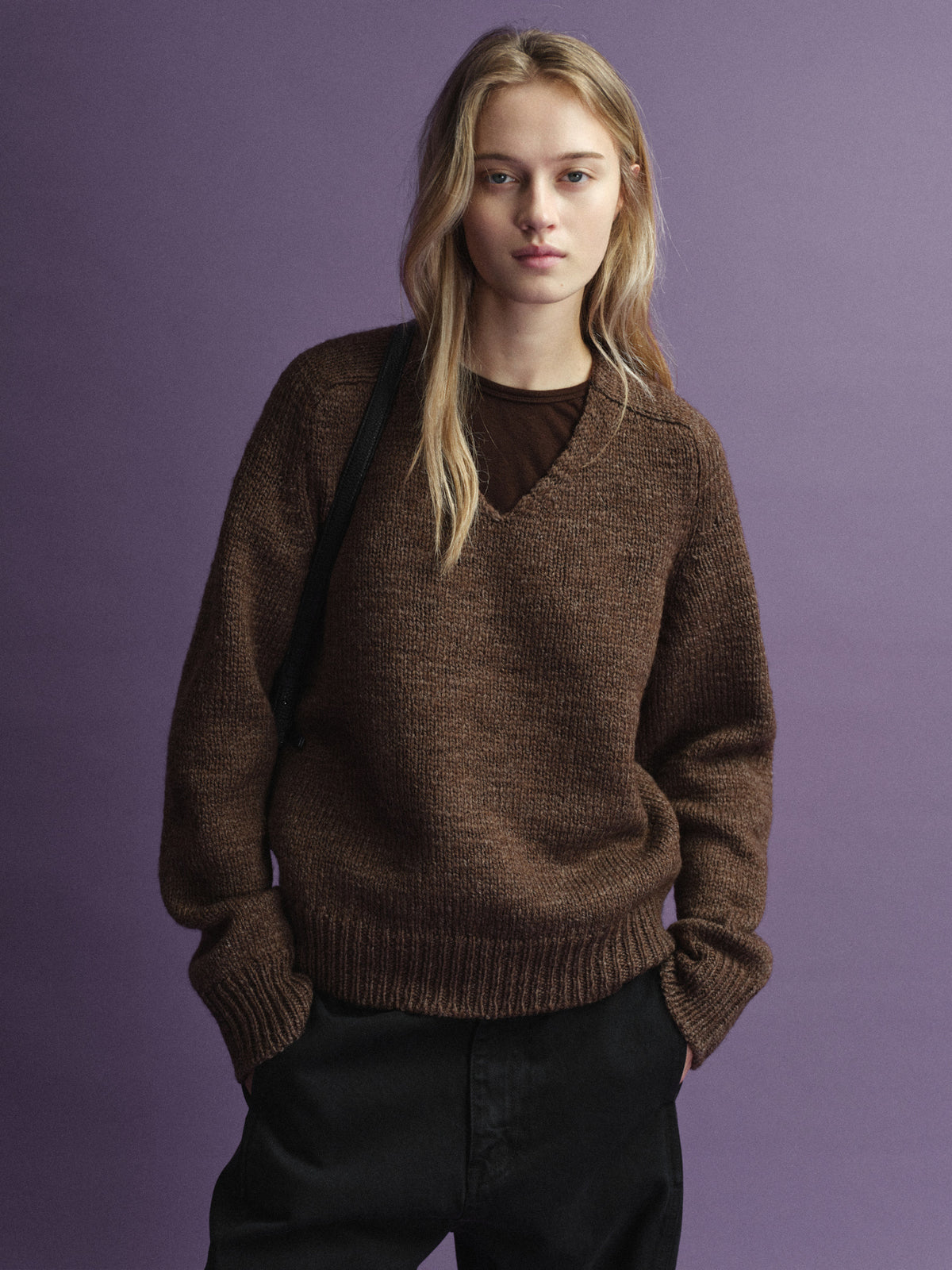 Textured V-neck Knit_brown