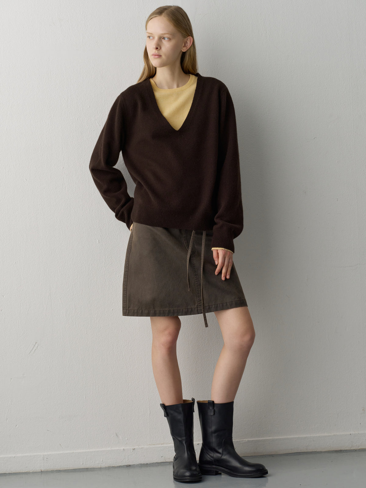 Cashmere Deep V-Neck Knit_dark brown