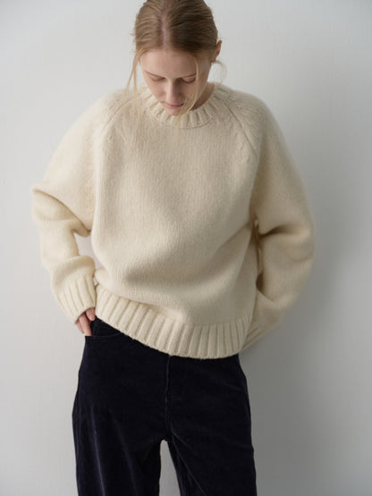 Essential Raglan Sweater_ivory