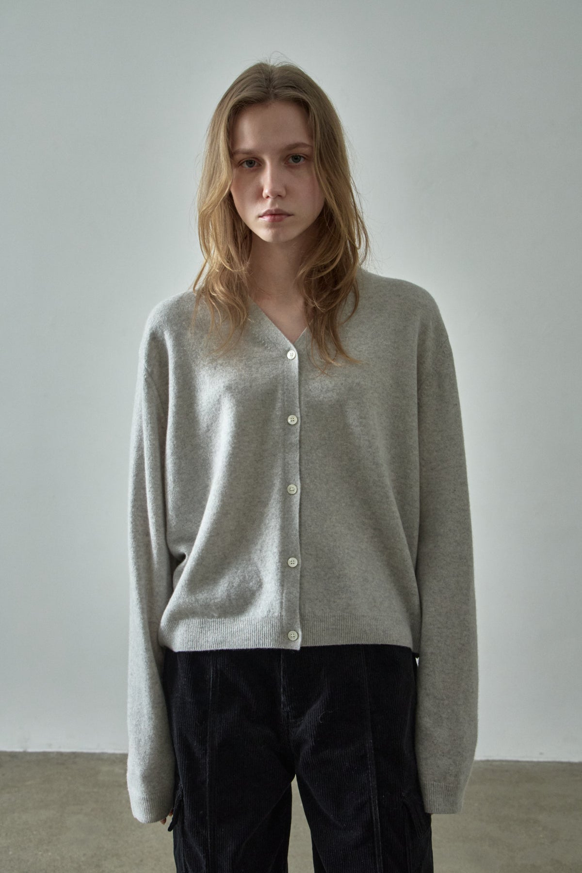 [11/11 Pre-order] Cashmere V-neck Cardigan_light grey