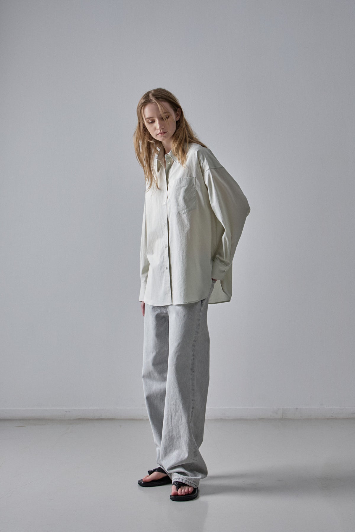 Classic Straight Jeans_light grey