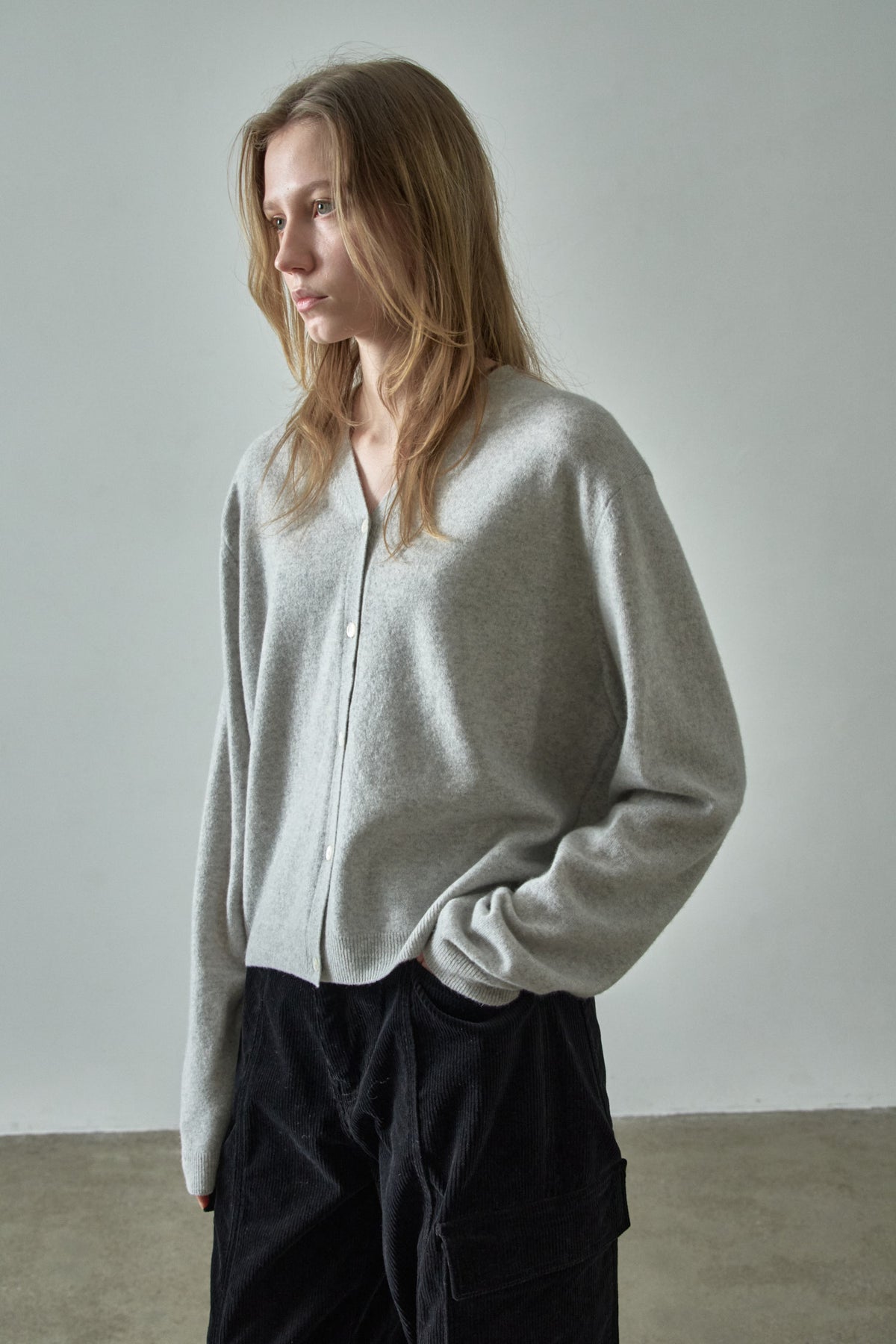 [11/11 Pre-order] Cashmere V-neck Cardigan_light grey