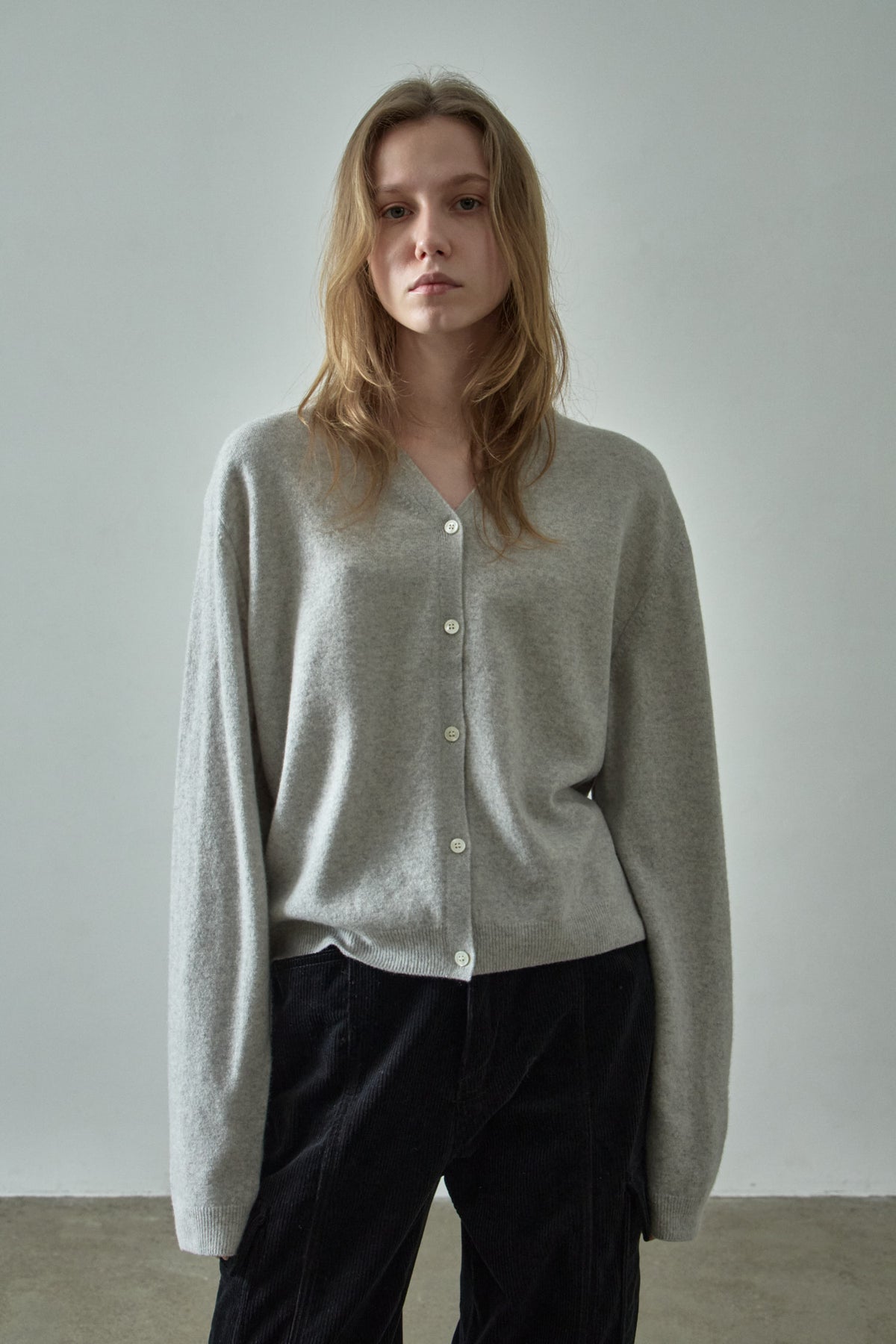 [11/11 Pre-order] Cashmere V-neck Cardigan_light grey