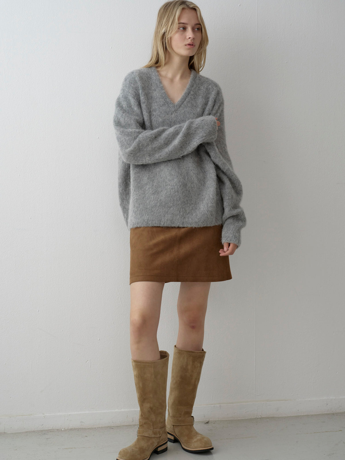Alpaca V-Neck Sweater_grey