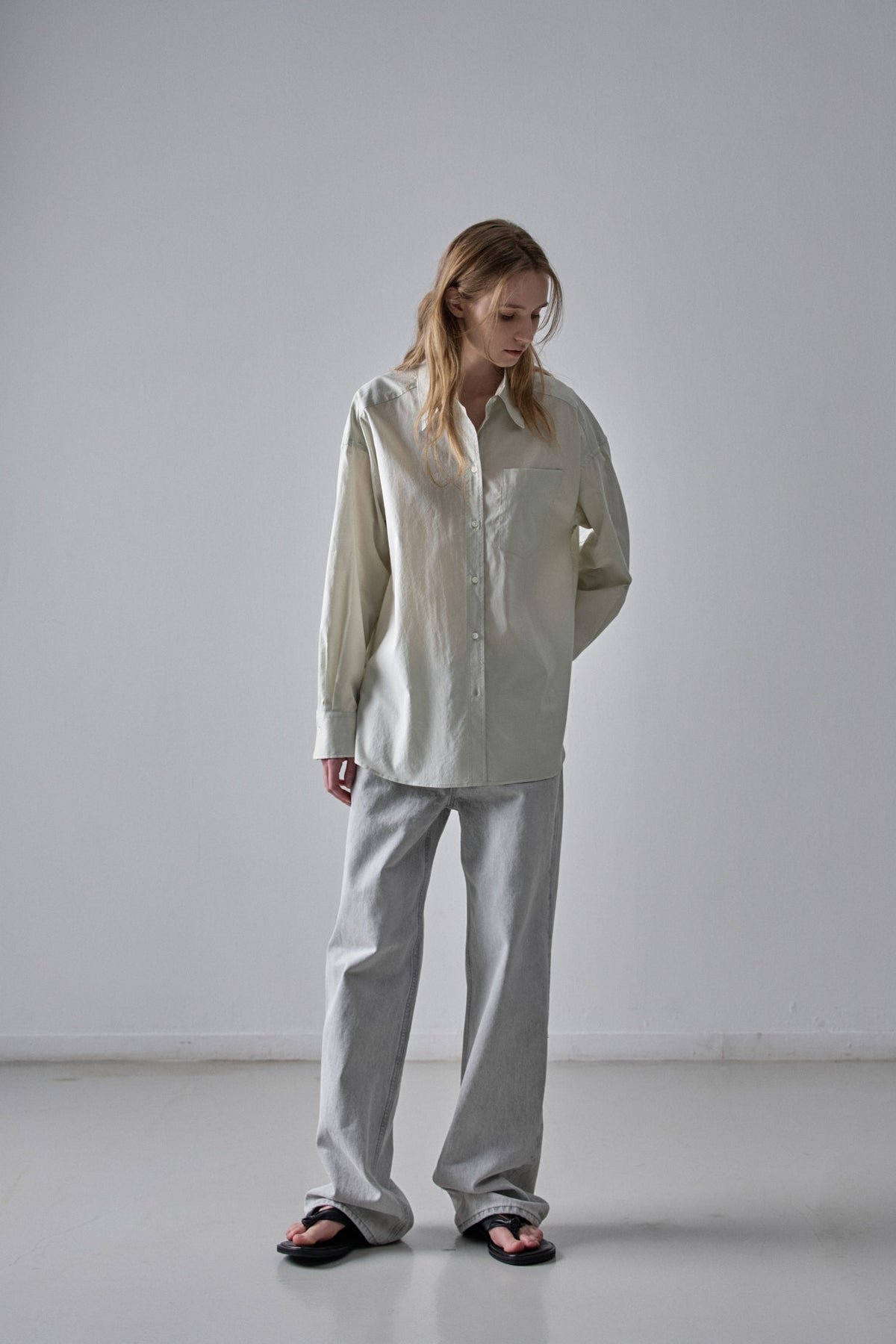 Classic Straight Jeans_light grey