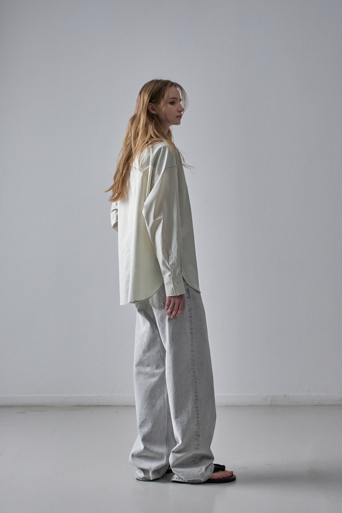 Classic Straight Jeans_light grey