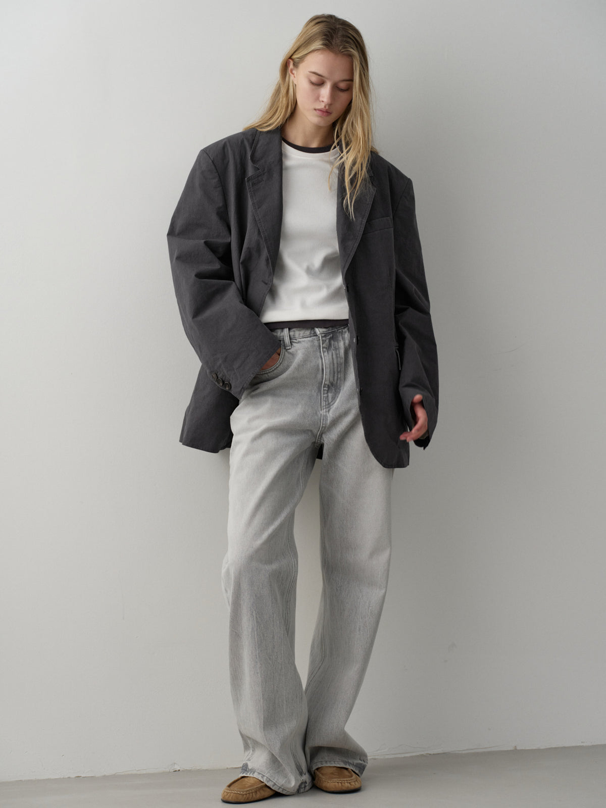 High-Waist Straight Jeans_light grey