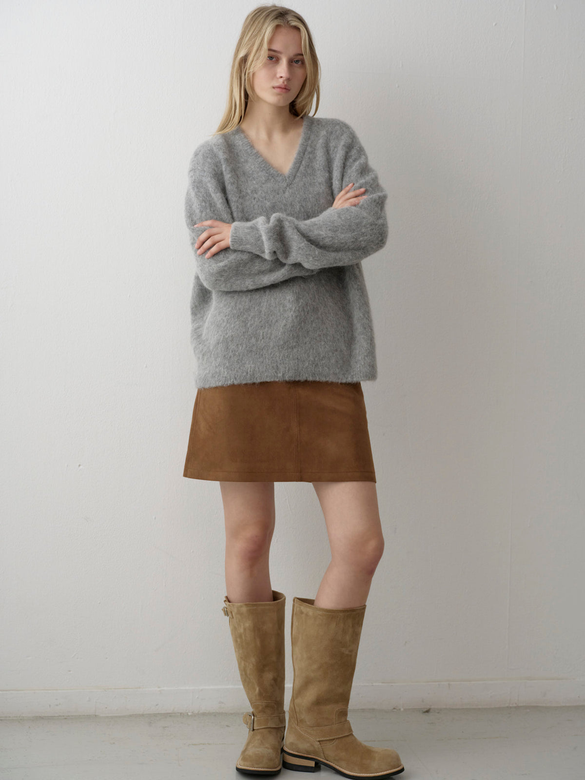 Alpaca V-Neck Sweater_grey