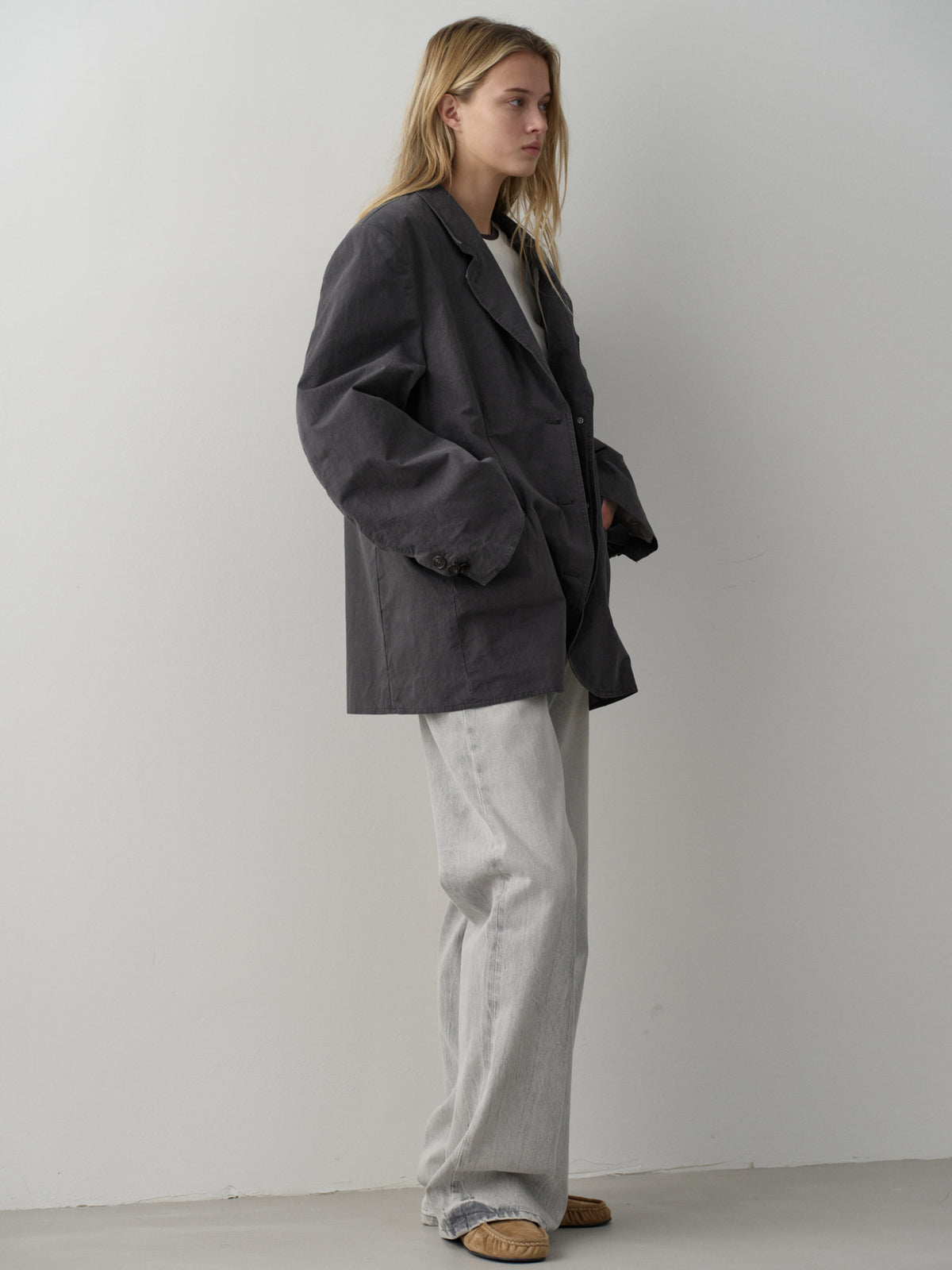 High-Waist Straight Jeans_light grey