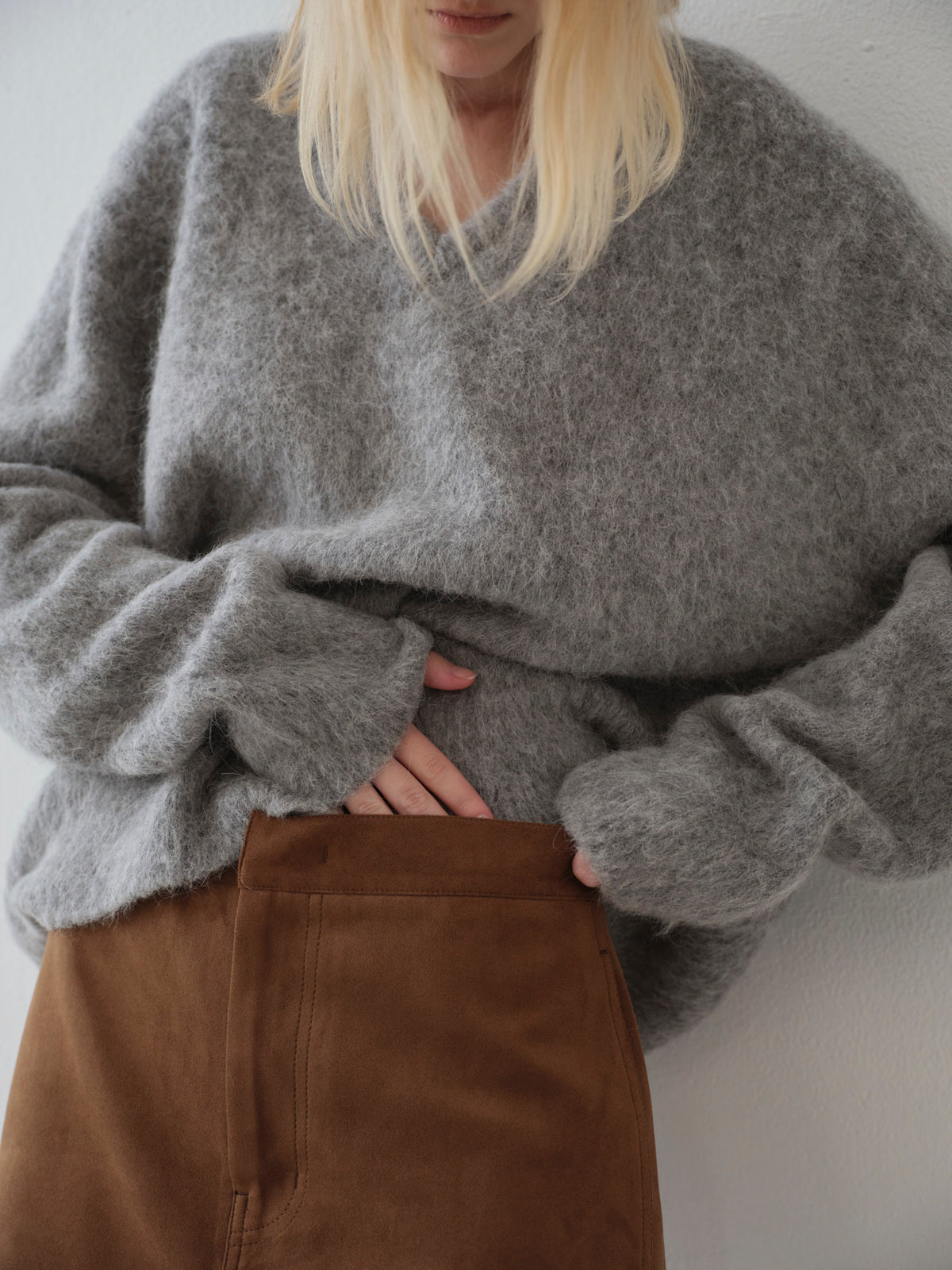 Alpaca V-Neck Sweater_grey