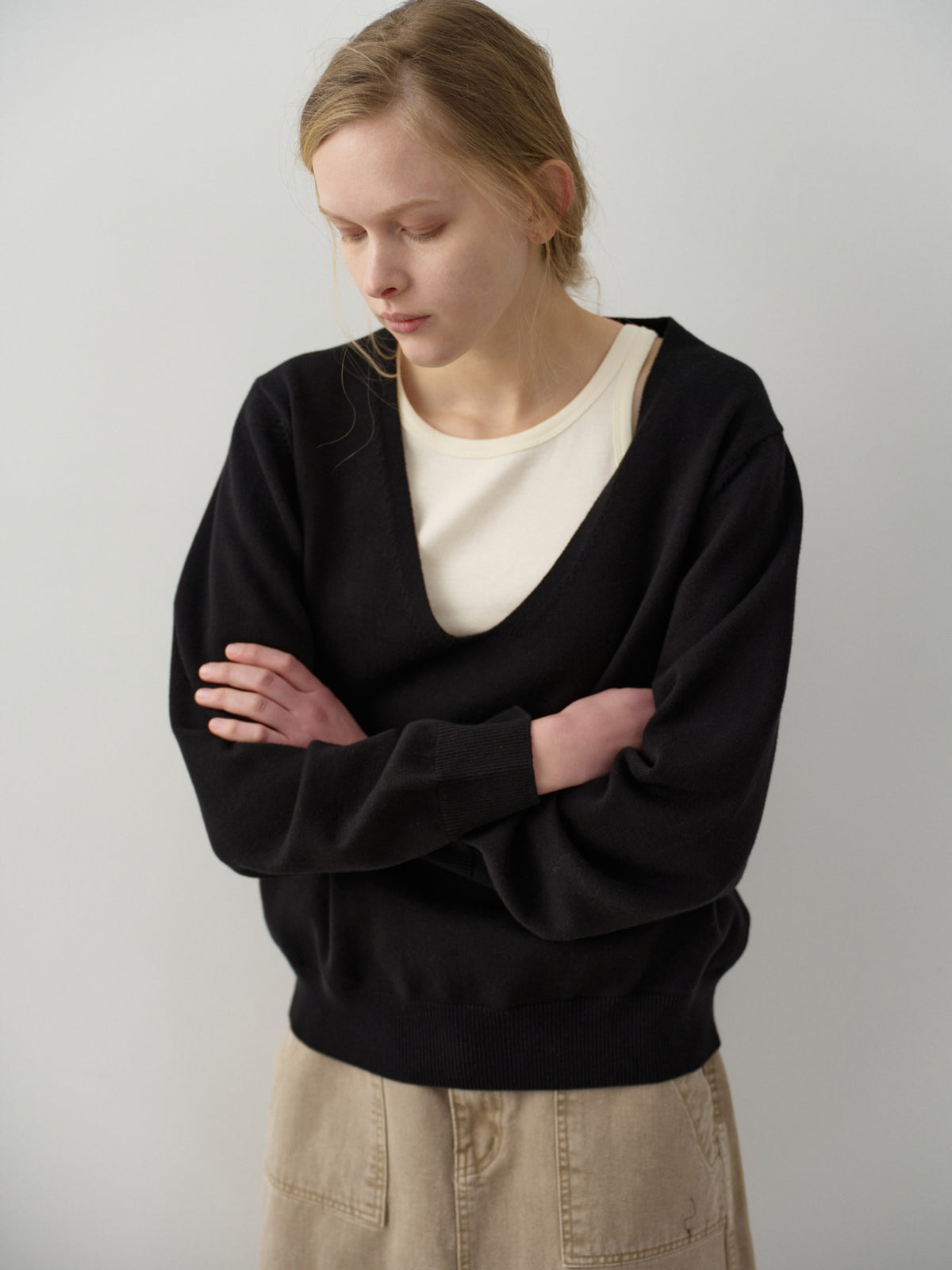 Deep V-Neck Knit_Black