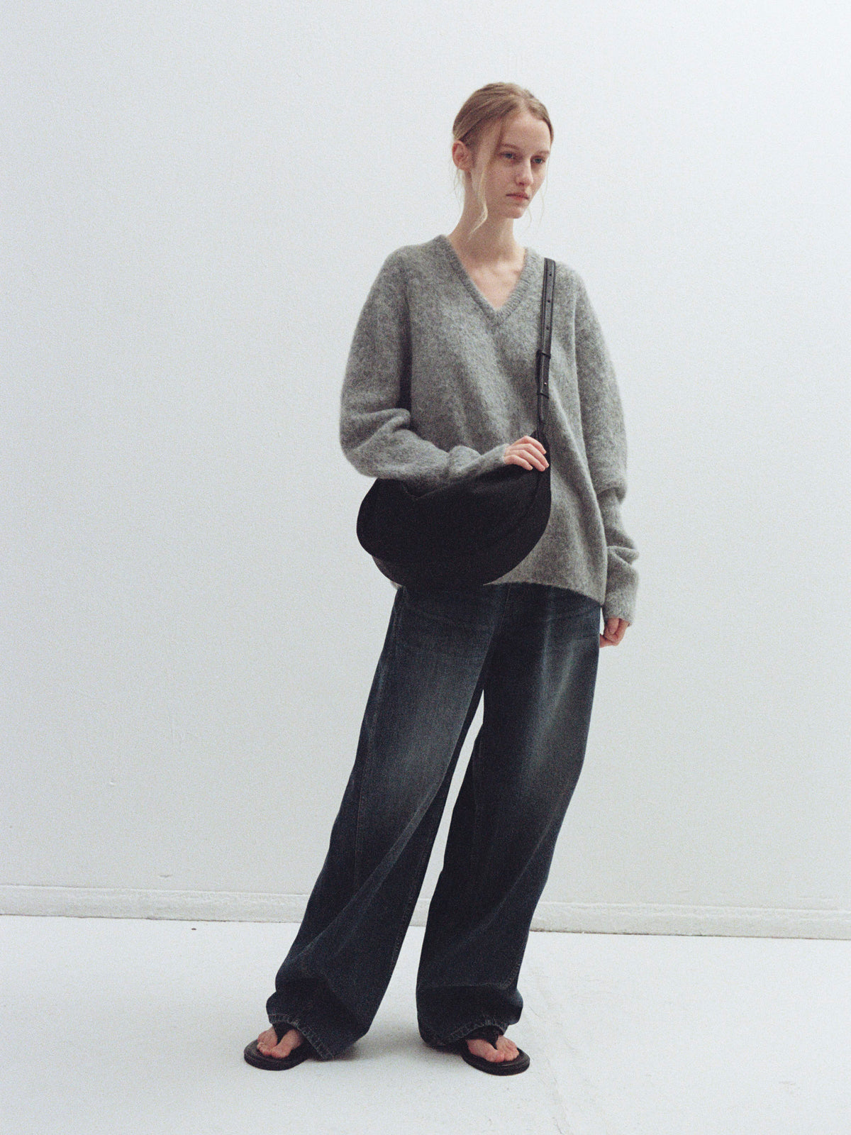 Alpaca V-Neck Sweater_grey