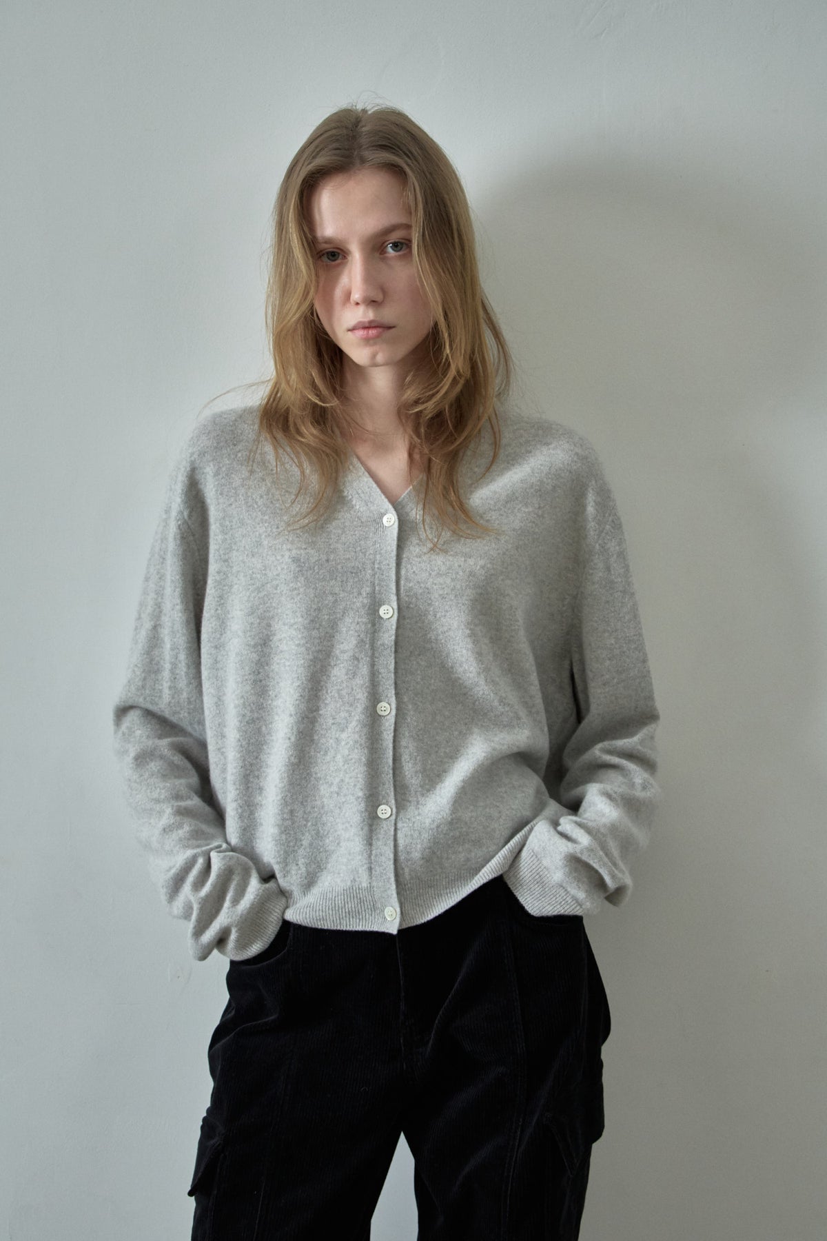 [11/11 Pre-order] Cashmere V-neck Cardigan_light grey