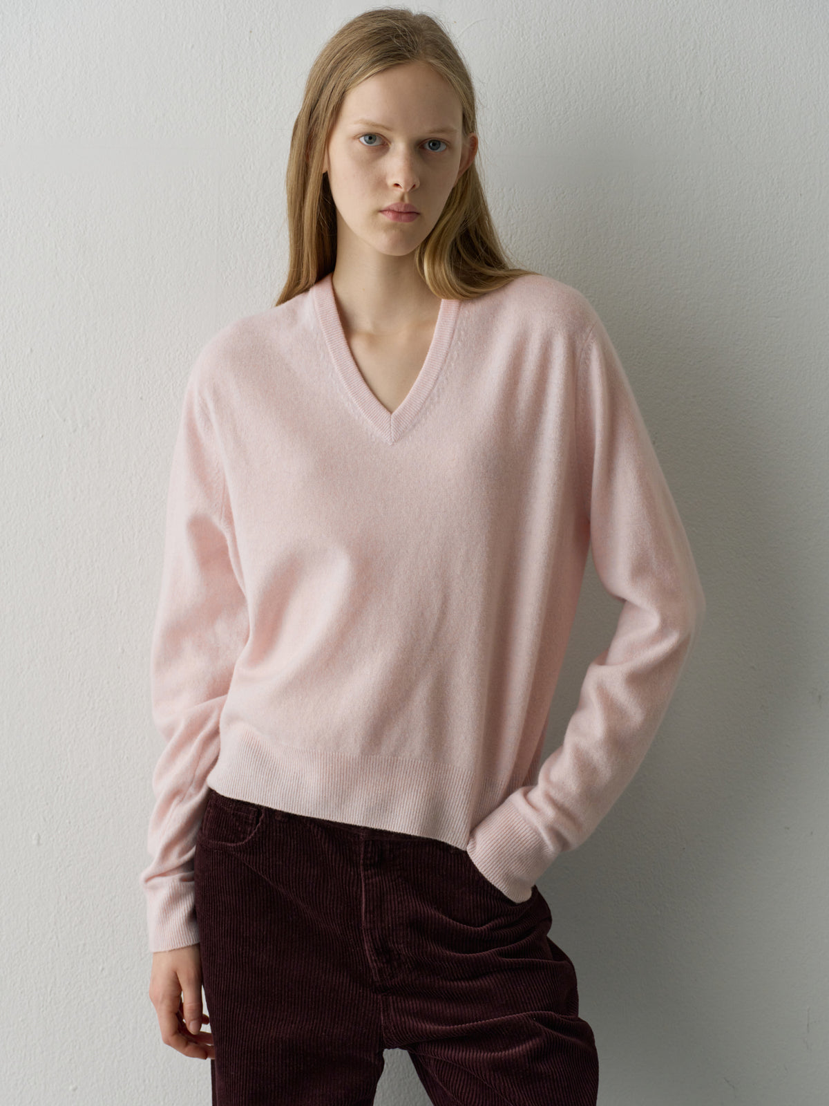 Essential V-Neck Knit_pale pink