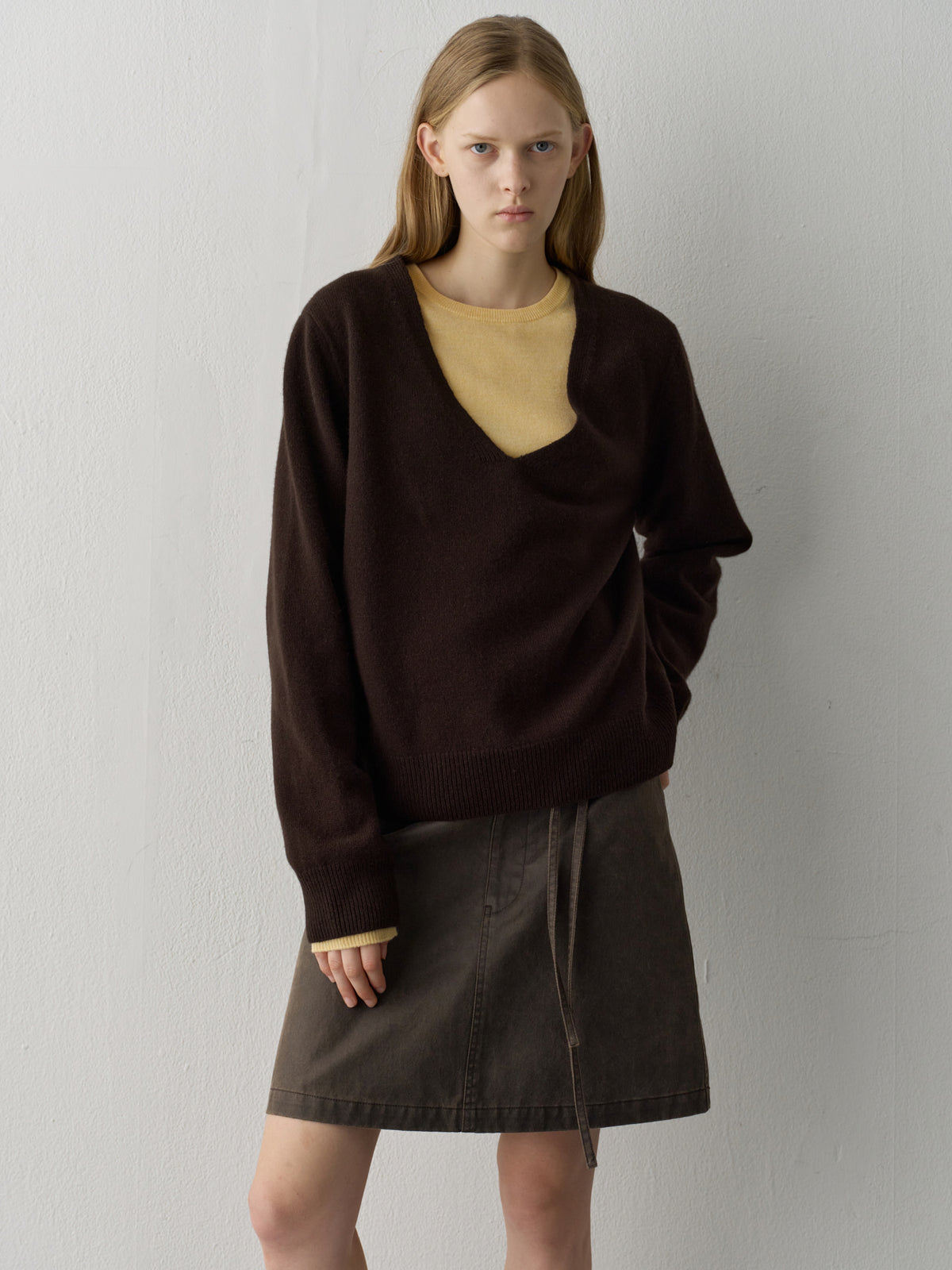 Cashmere Deep V-Neck Knit_dark brown