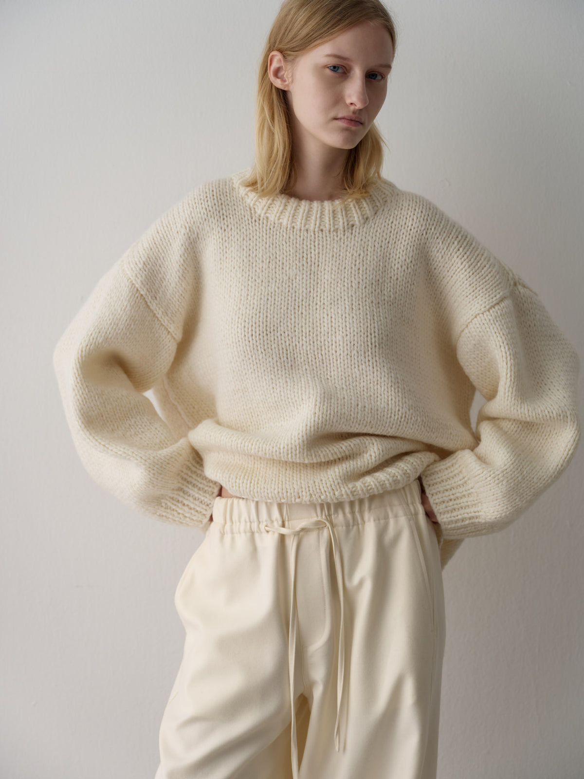 Handmade Round-neck Sweater_ivory