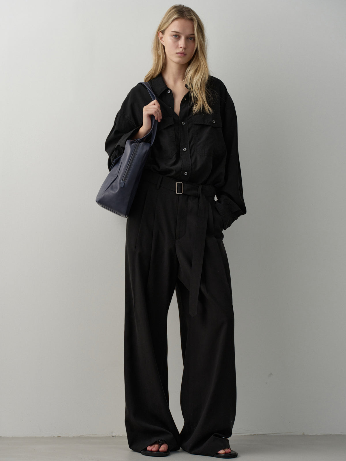 Belted Two-Tuck Wide Pants_black