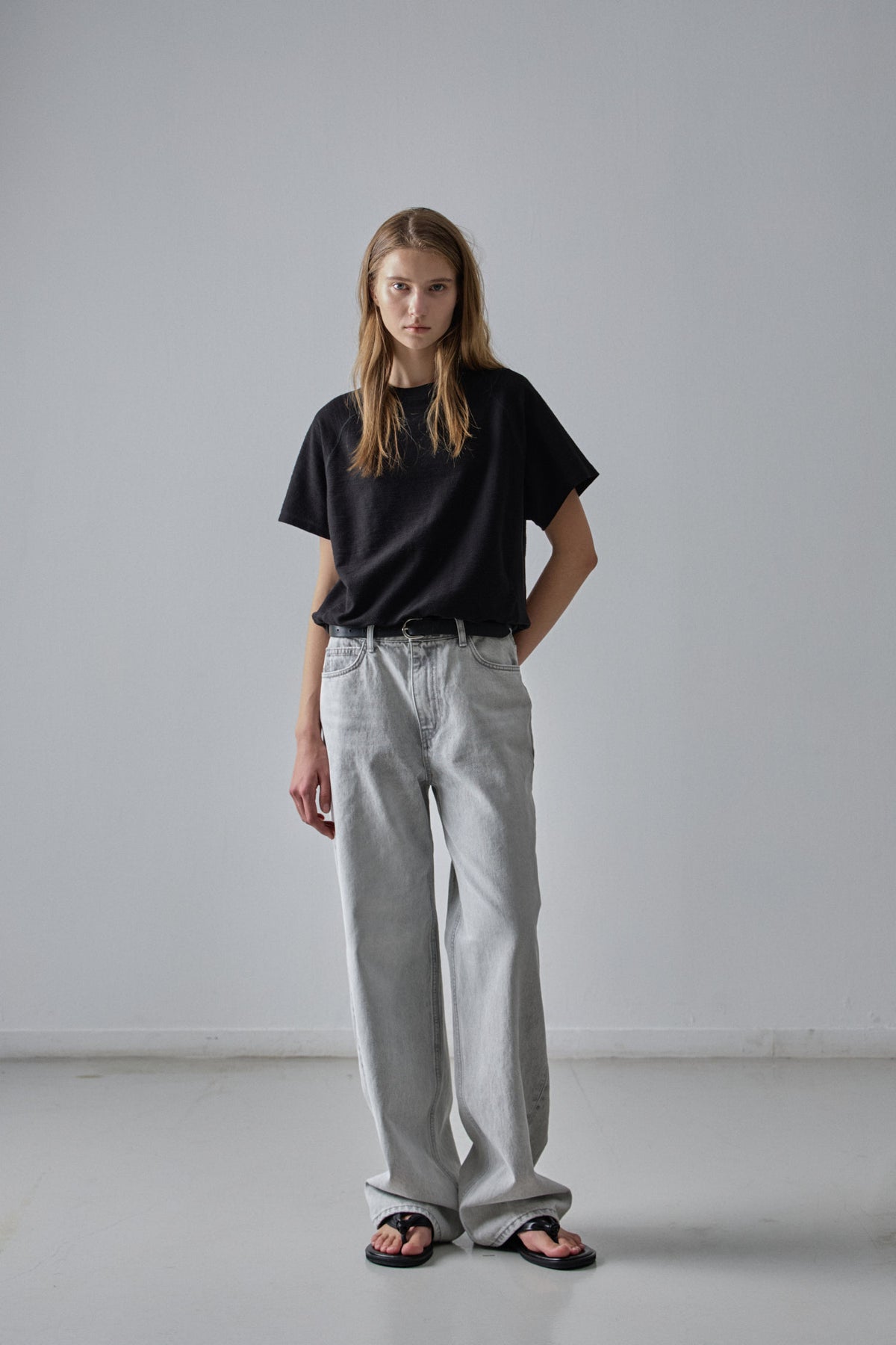 Classic Straight Jeans_light grey