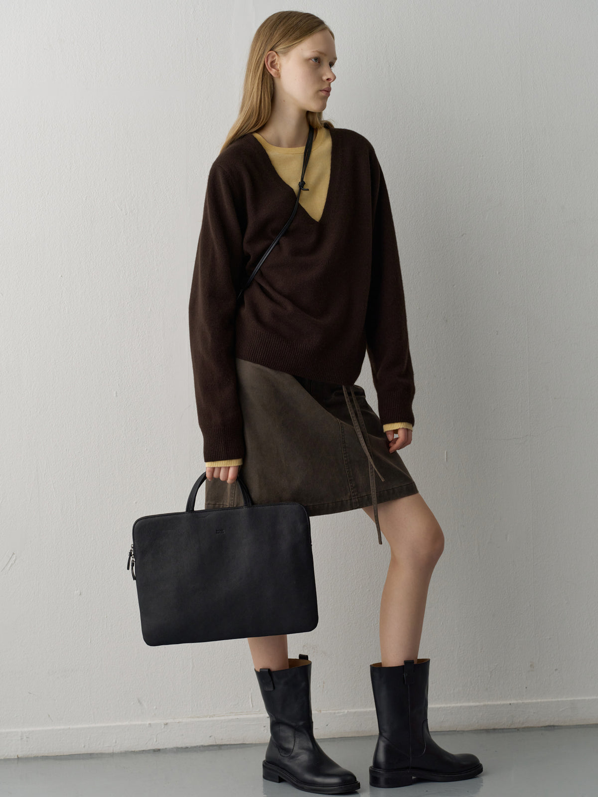 Cashmere Deep V-Neck Knit_dark brown